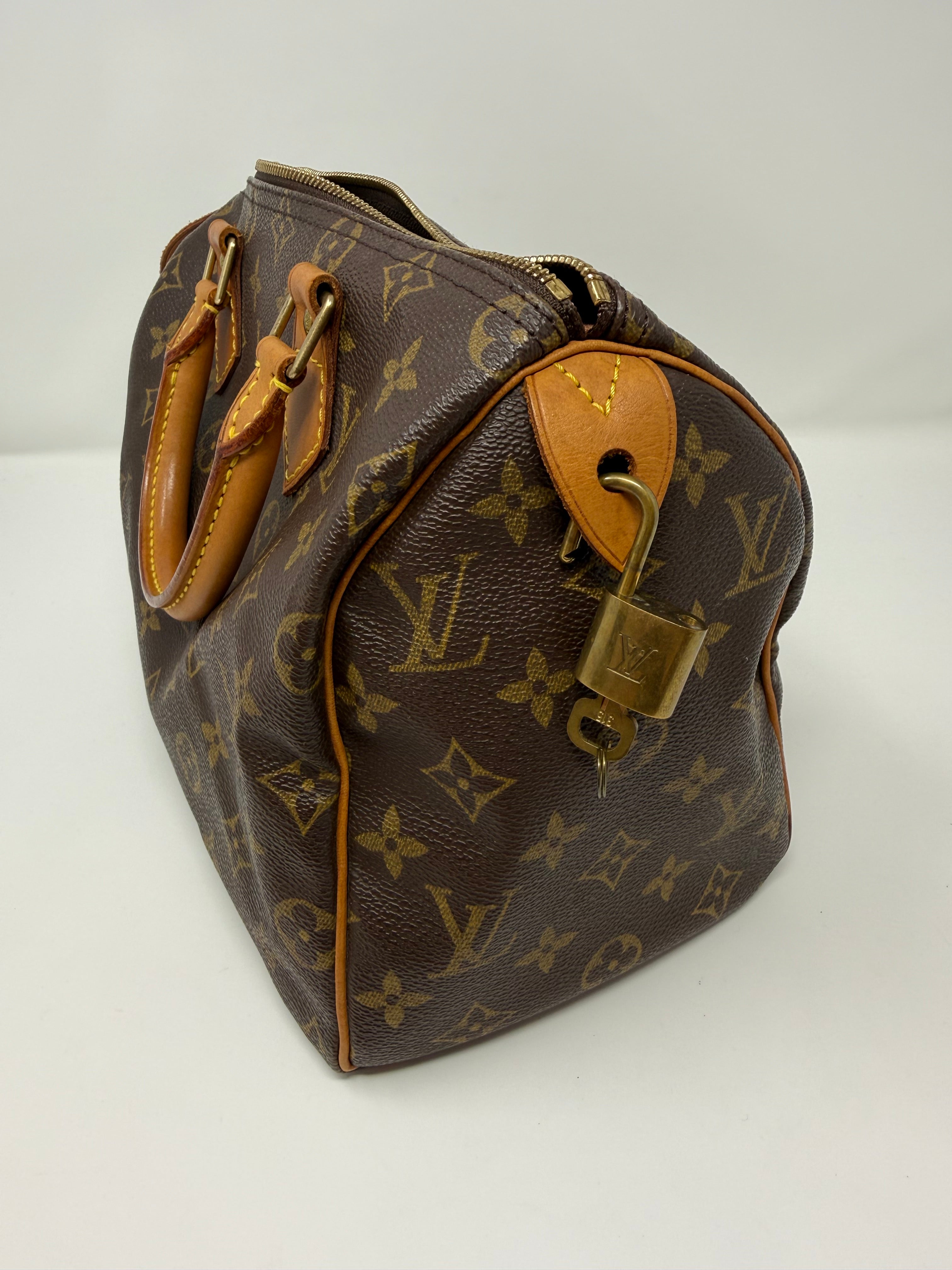Louis Vuitton Speedy 25 ( Vintage 2001) – Classic Monogram