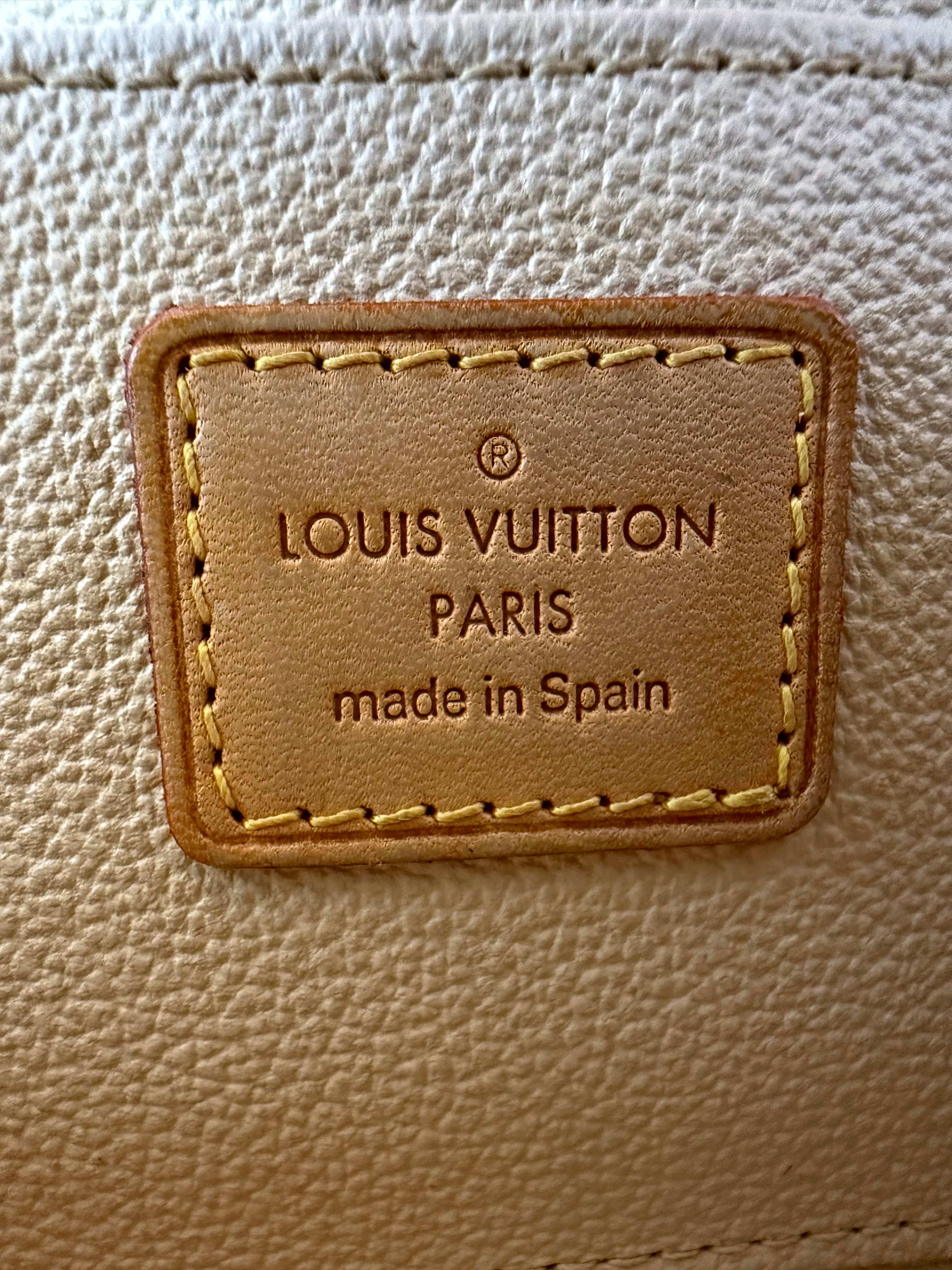 Louis Vuitton Monogram Cosmetic Pouch PM | CA0045 | 2005