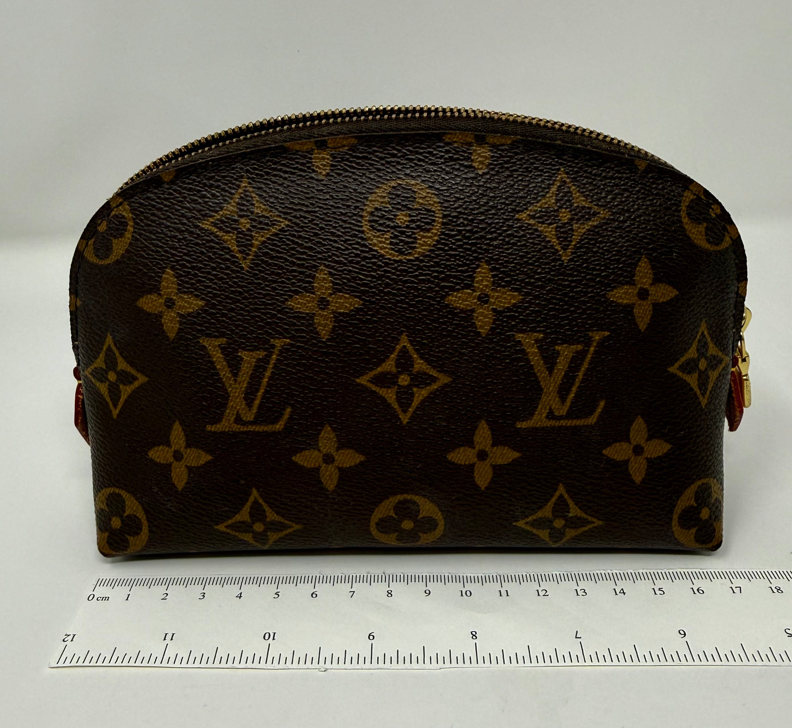 Louis Vuitton Monogram Cosmetic Pouch PM | CA0045 | 2005