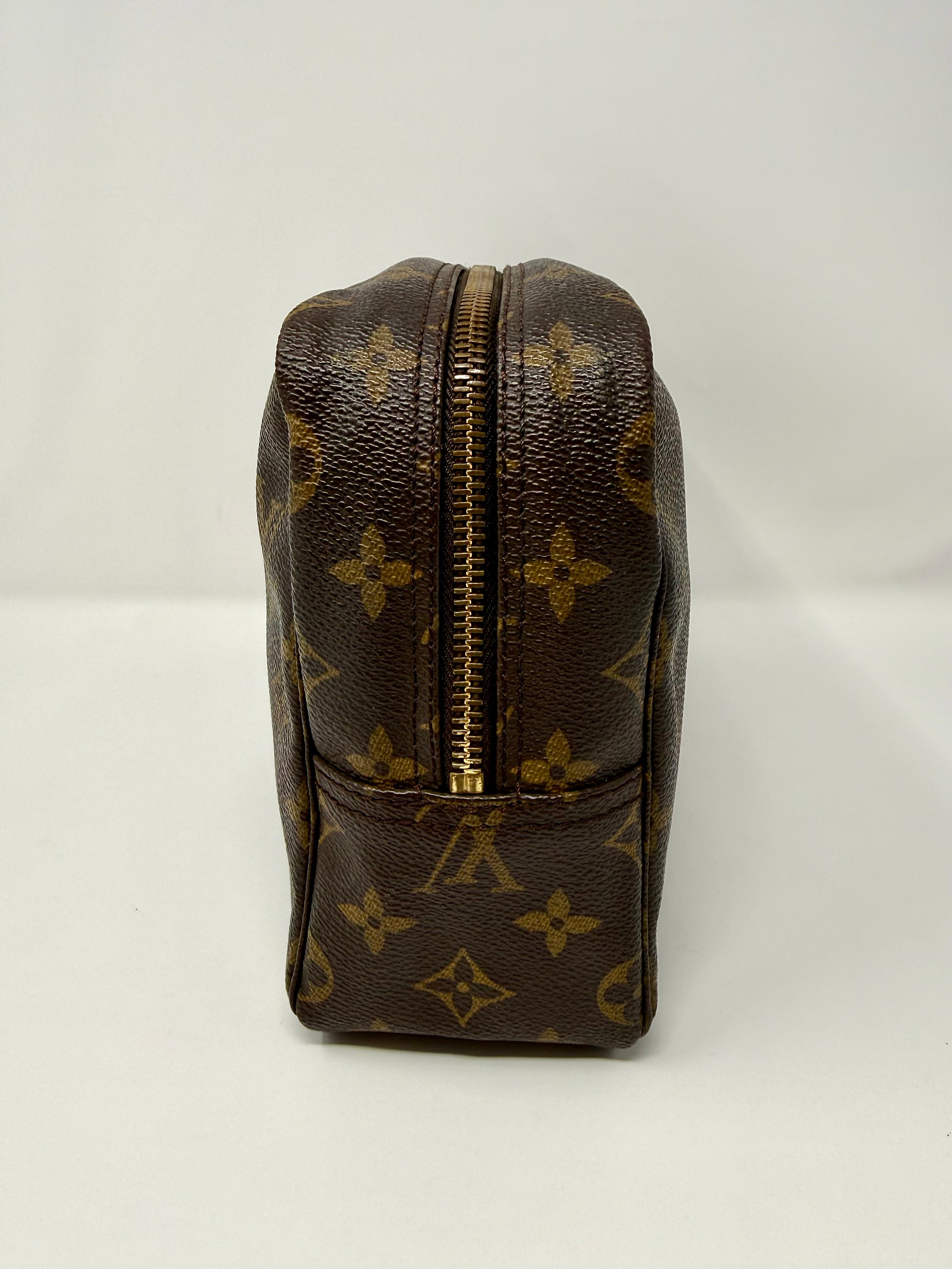Louis Vuitton Vintage Monogram Trousse Toilette 28 (881 NO)