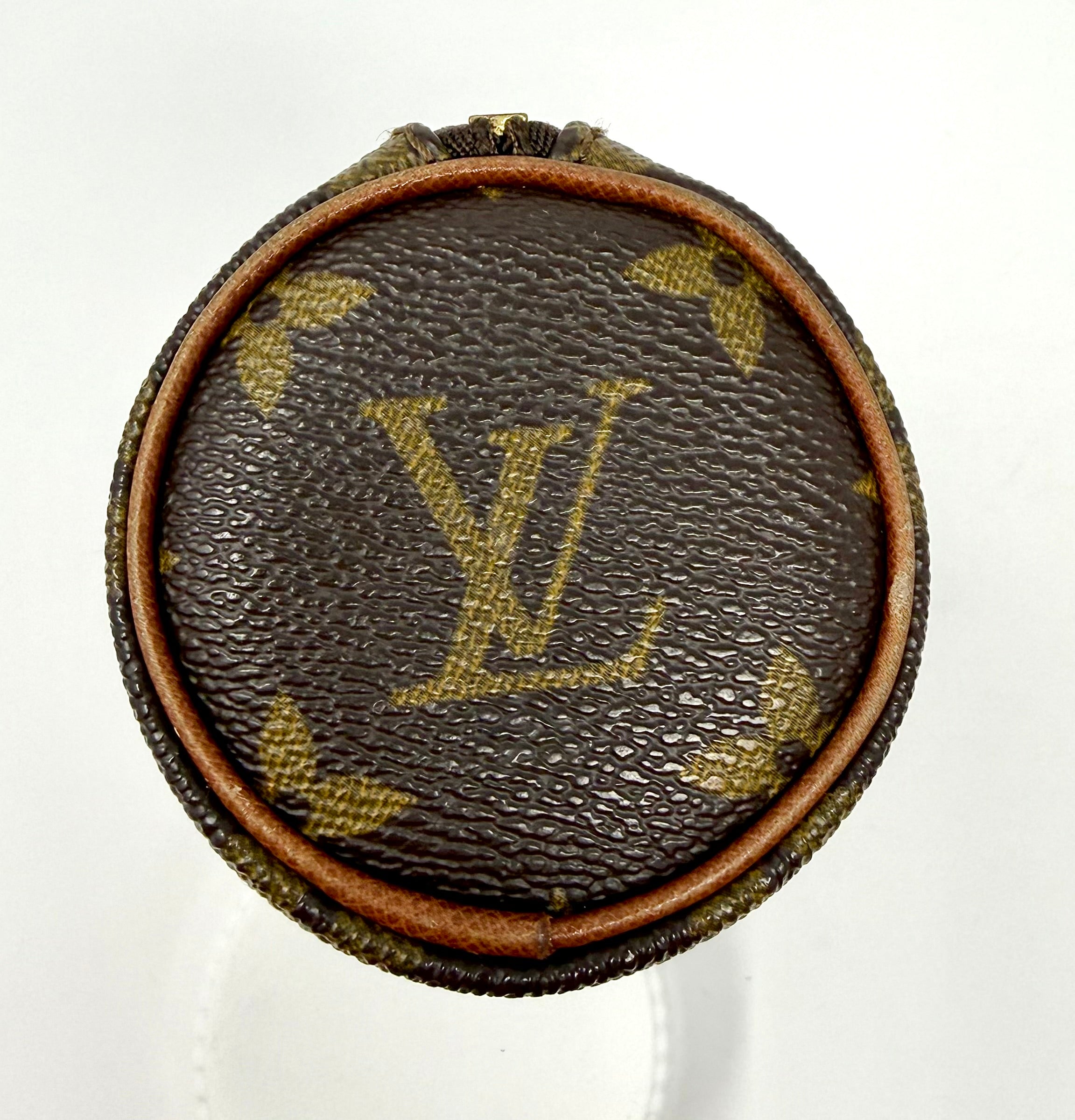 Louis Vuitton Trousse Ronde 20 Monogram Pouch, Vintage 1991 | RA0921