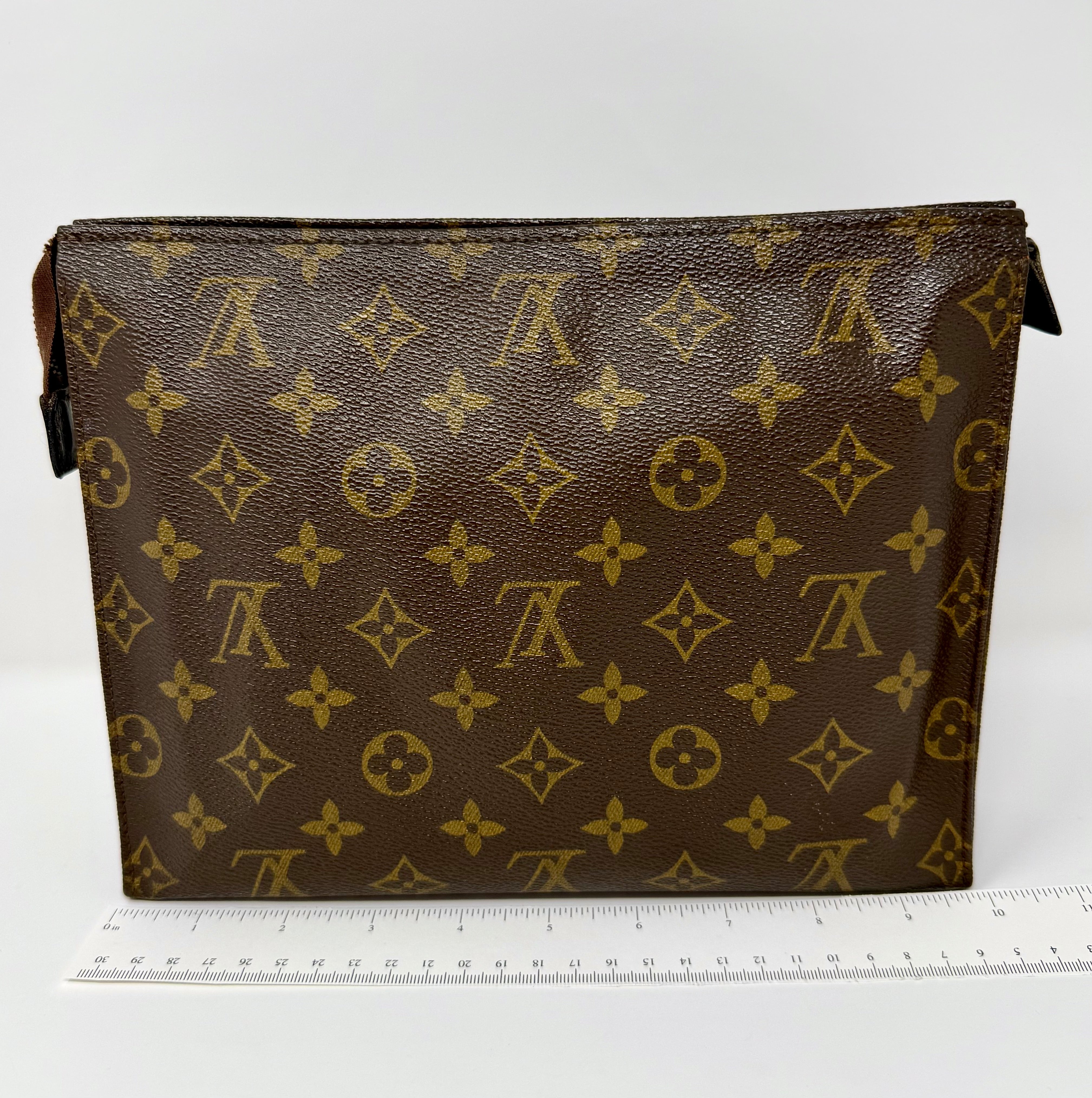 Vintage Louis Vuitton Monogram Toiletry Pouch Clutch – 833 (March 1983)