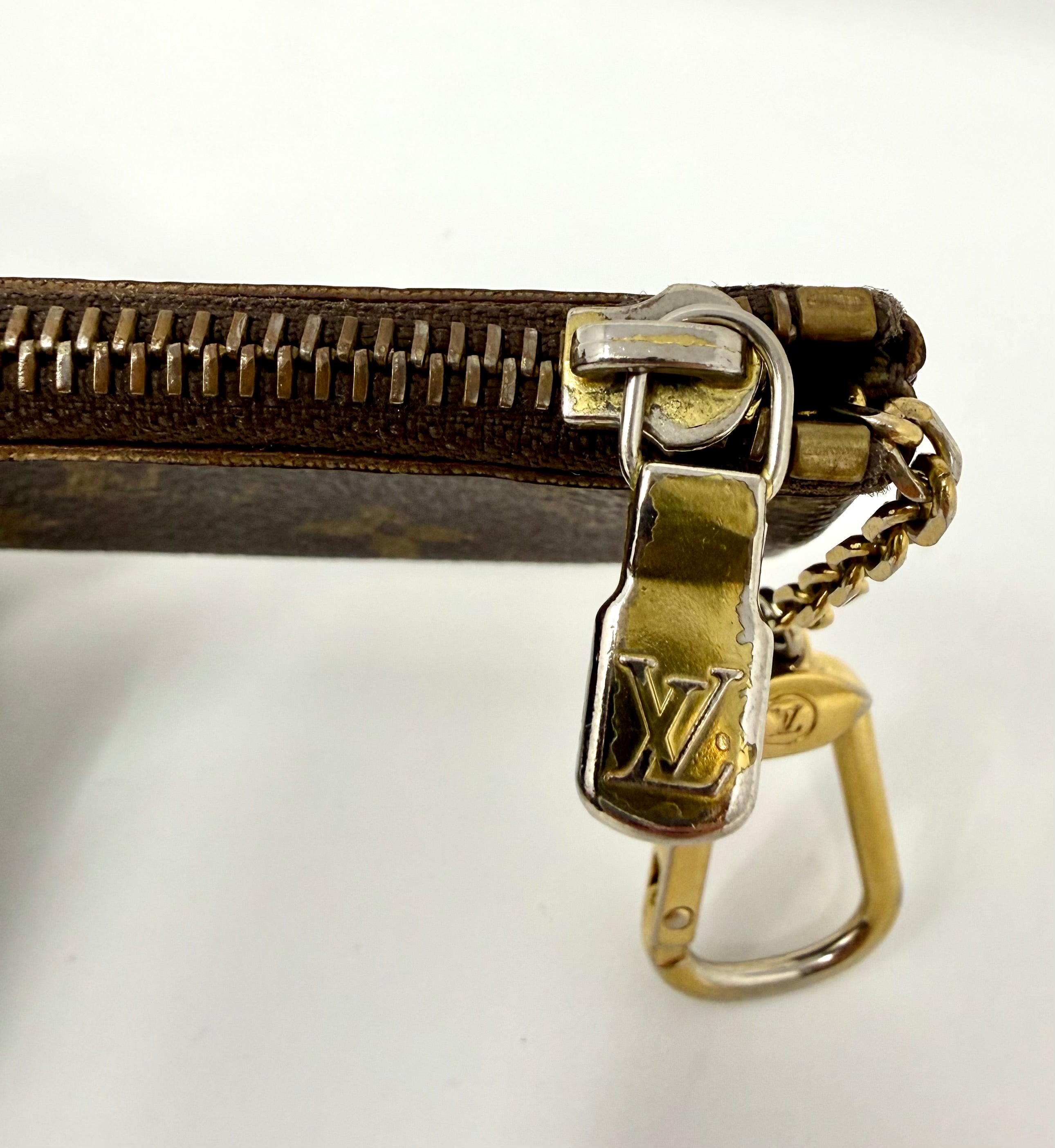 Louis Vuitton Monogram Key Pouch / Pochette Clés, CA2088 (2008)