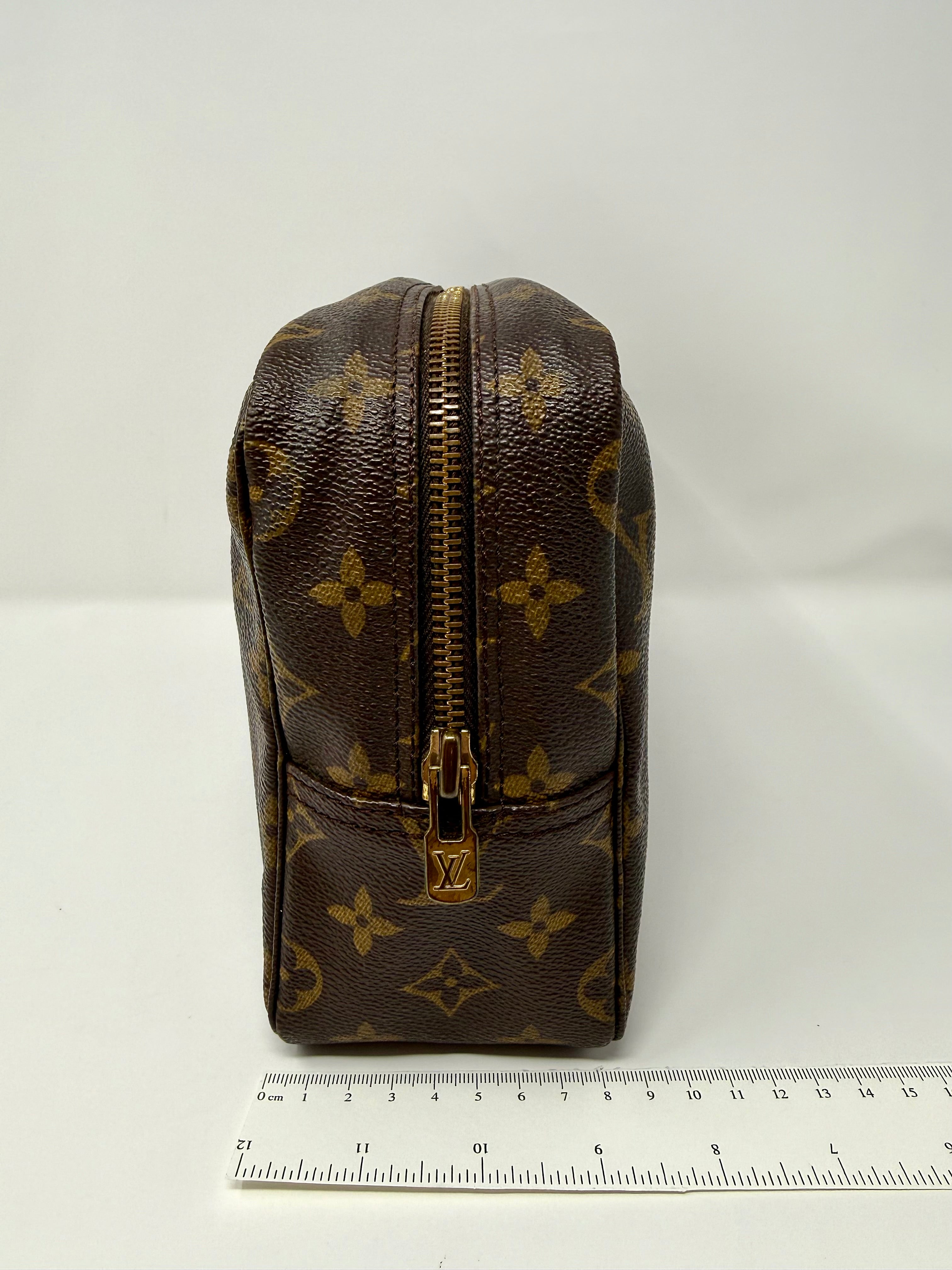 Louis Vuitton Vintage Monogram Trousse Toilette 28 (881 NO)