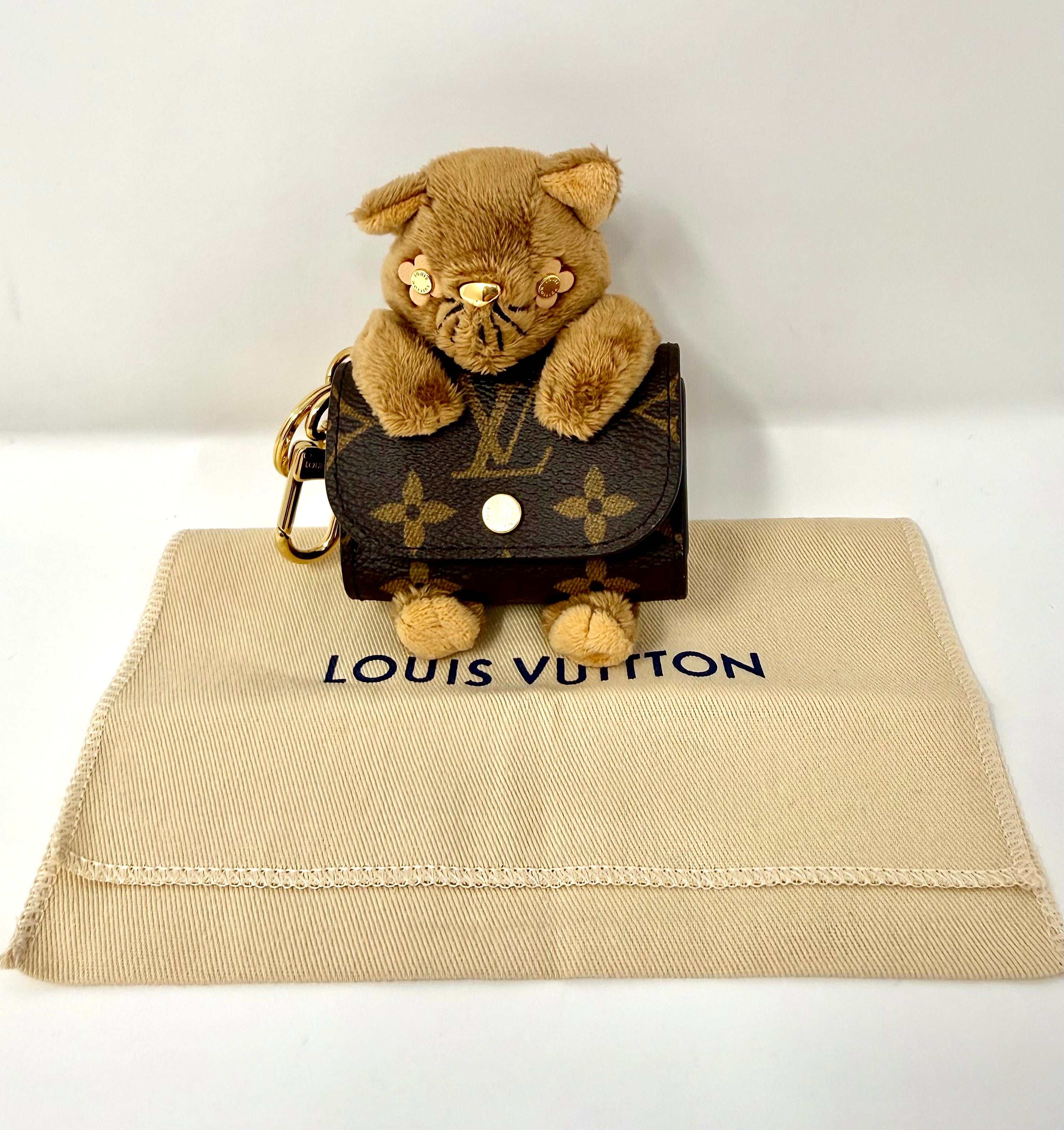 Louis Vuitton LV Cute Cat Pouch Earphone Case – Monogram M03748, Like New