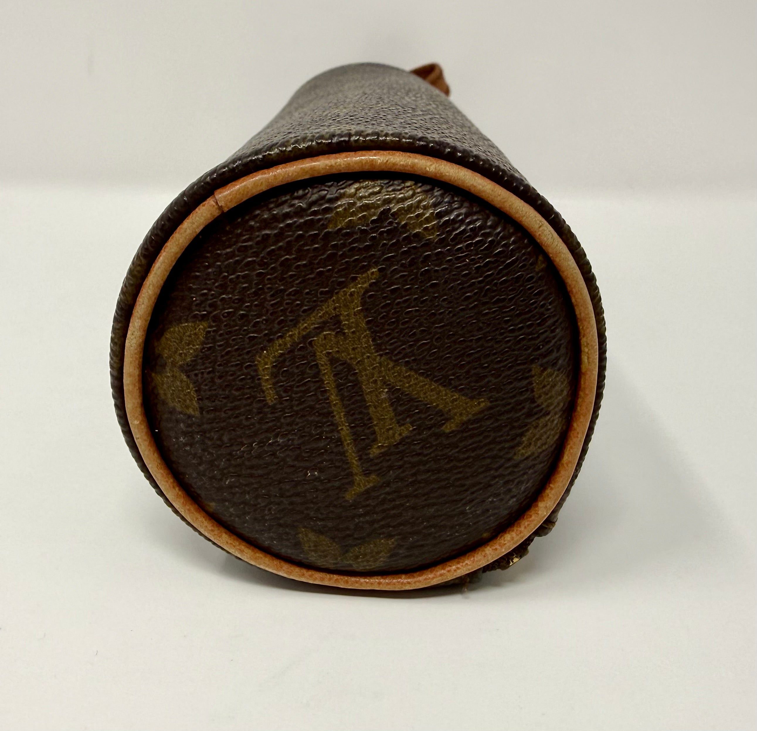 Louis Vuitton Vintage Monogram Trousse Ronde 20 Cosmetic Pouch – 1990 (RA0940)