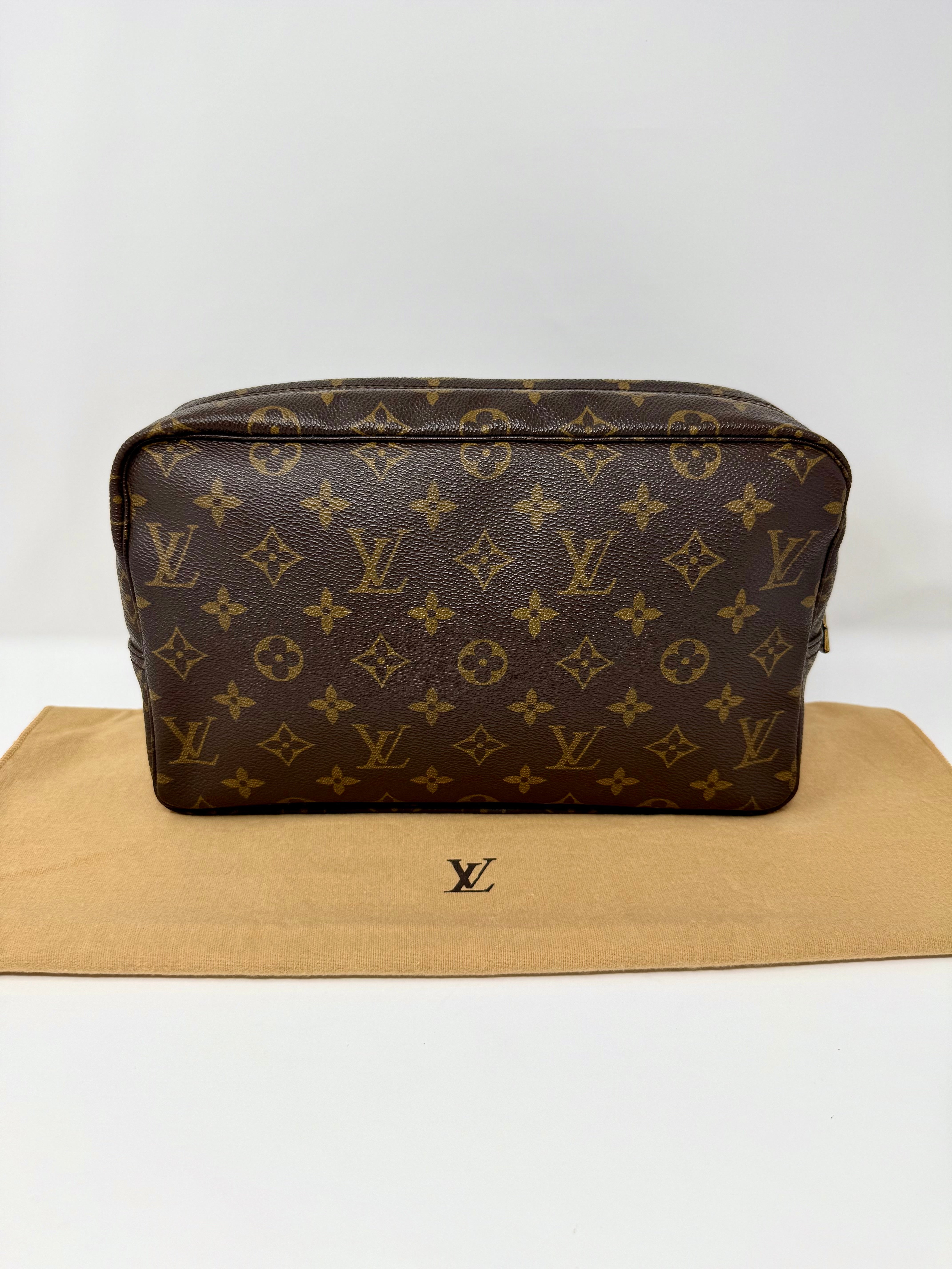 Louis Vuitton Vintage Monogram Trousse Toilette 28 (881 NO)