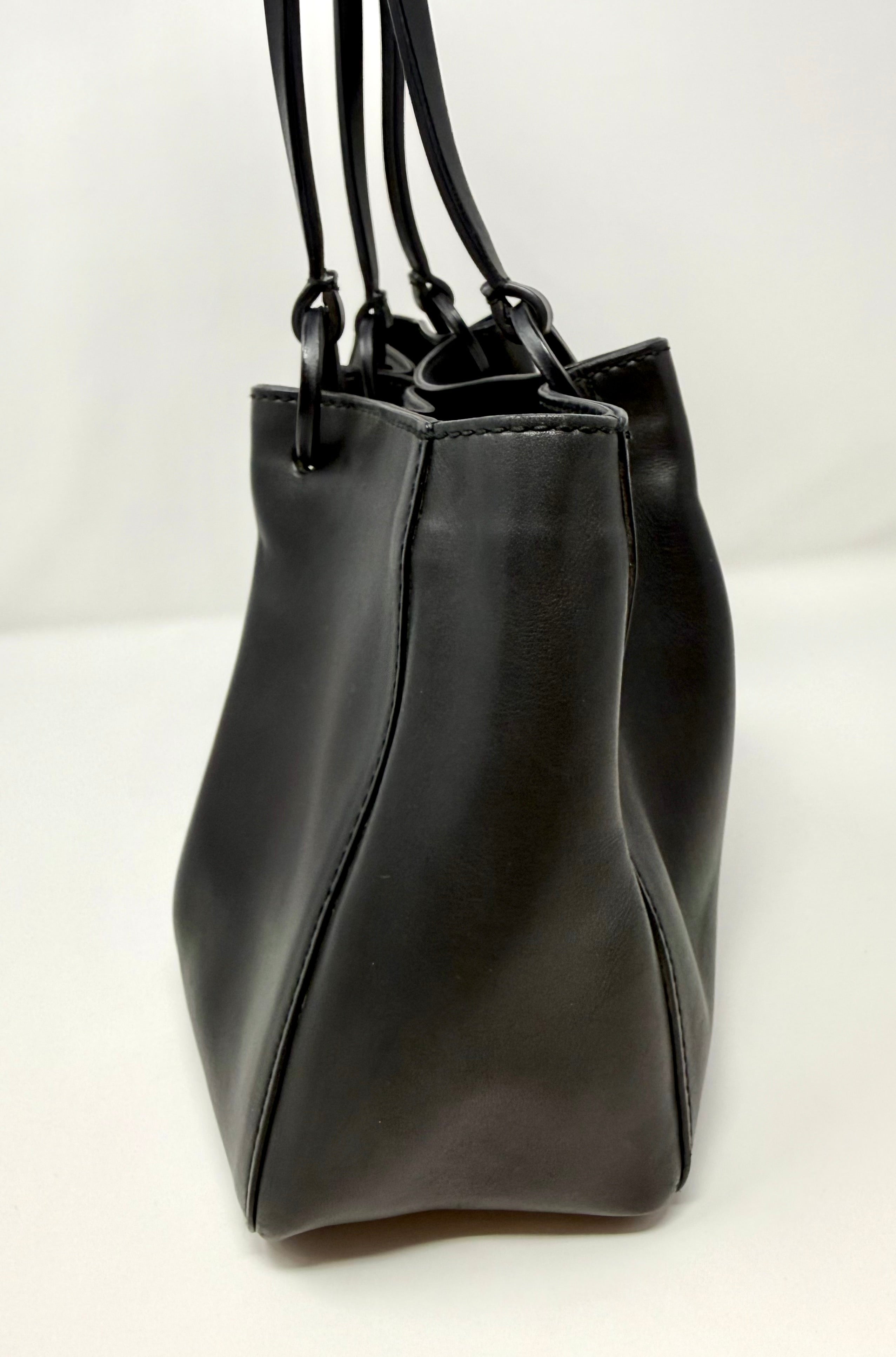 Vintage Gucci Vitello Black Calfskin Tote with Pouch
