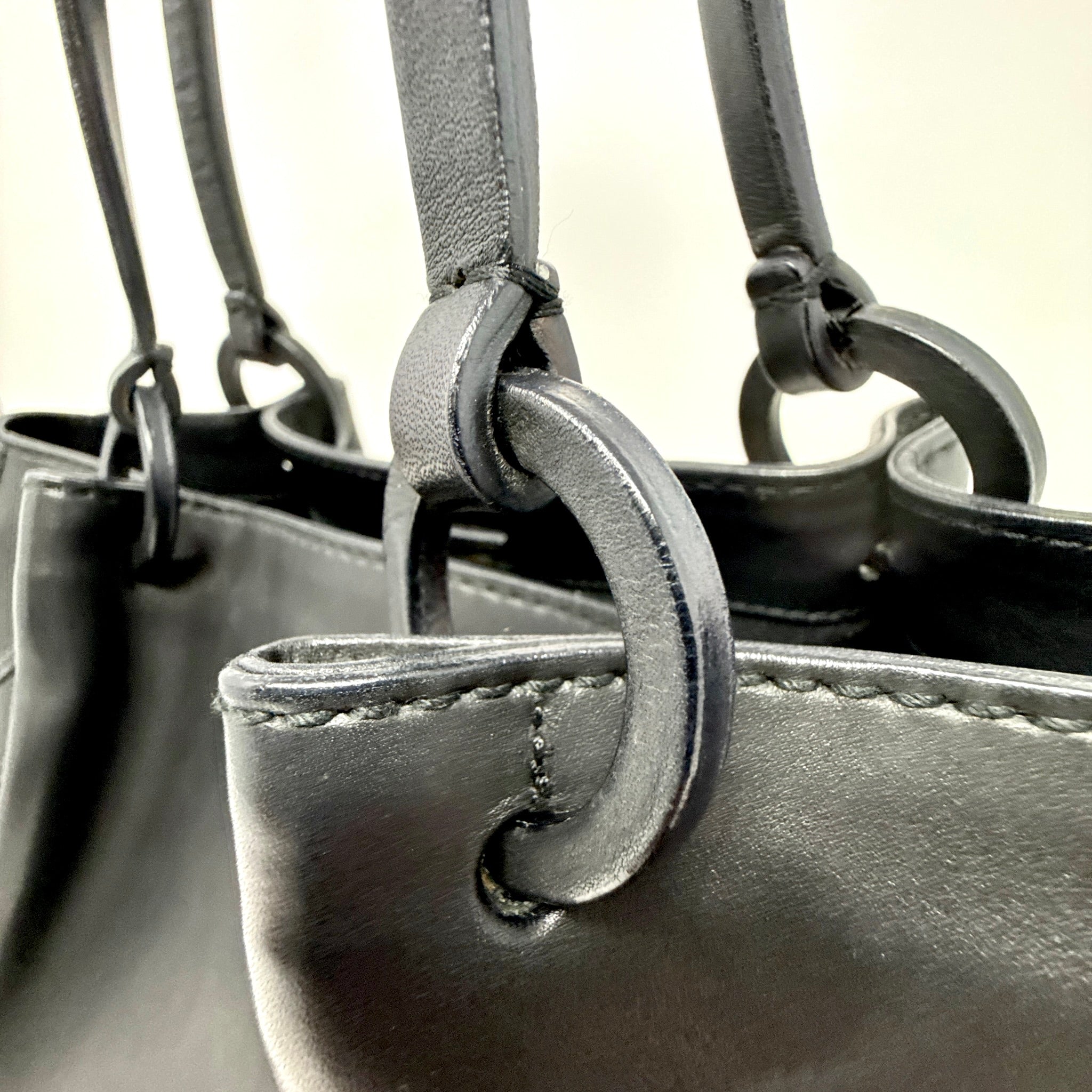 Vintage Gucci Vitello Black Calfskin Tote with Pouch