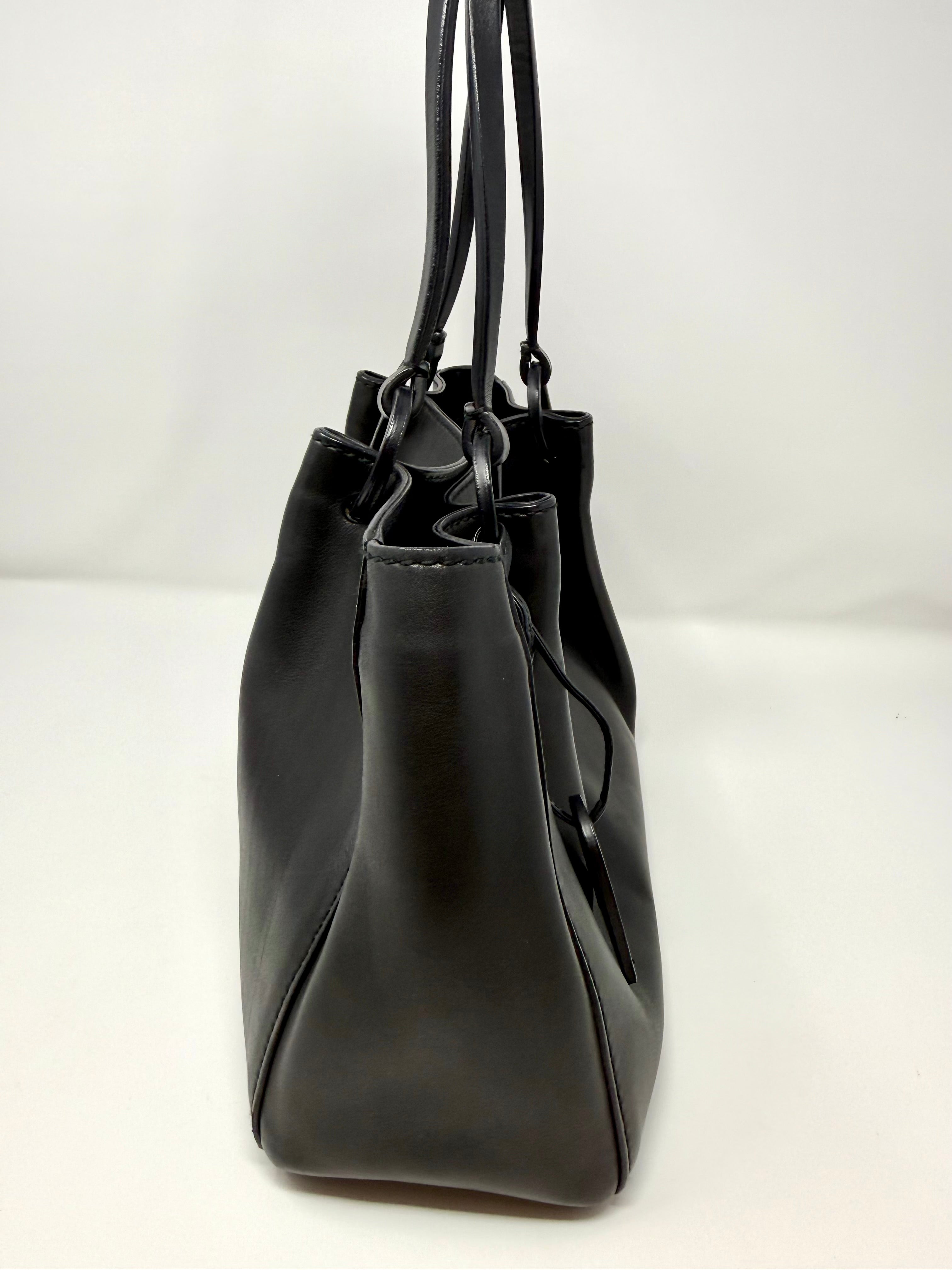 Vintage Gucci Vitello Black Calfskin Tote with Pouch