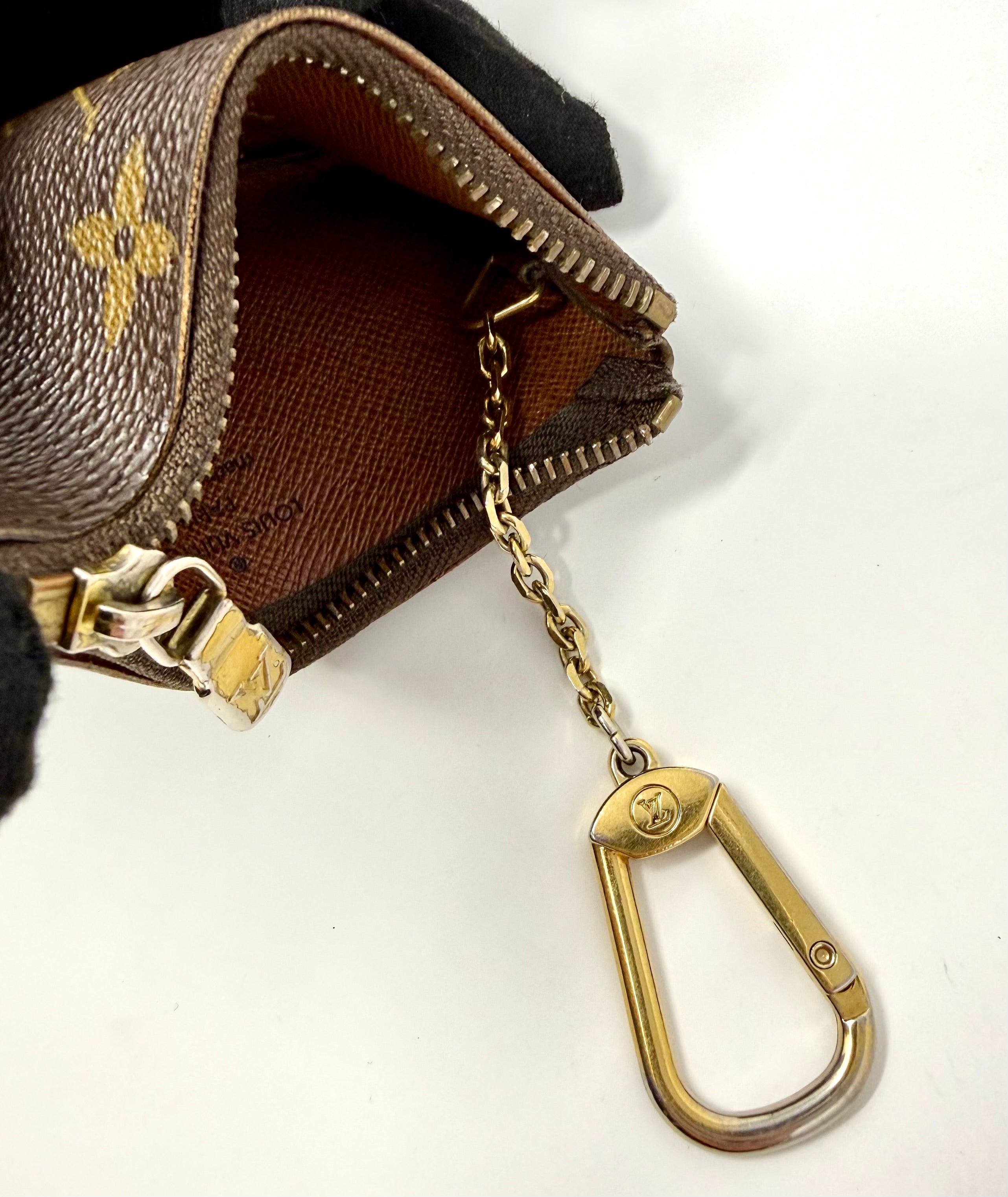 Louis Vuitton Monogram Key Pouch / Pochette Clés, CA2088 (2008)