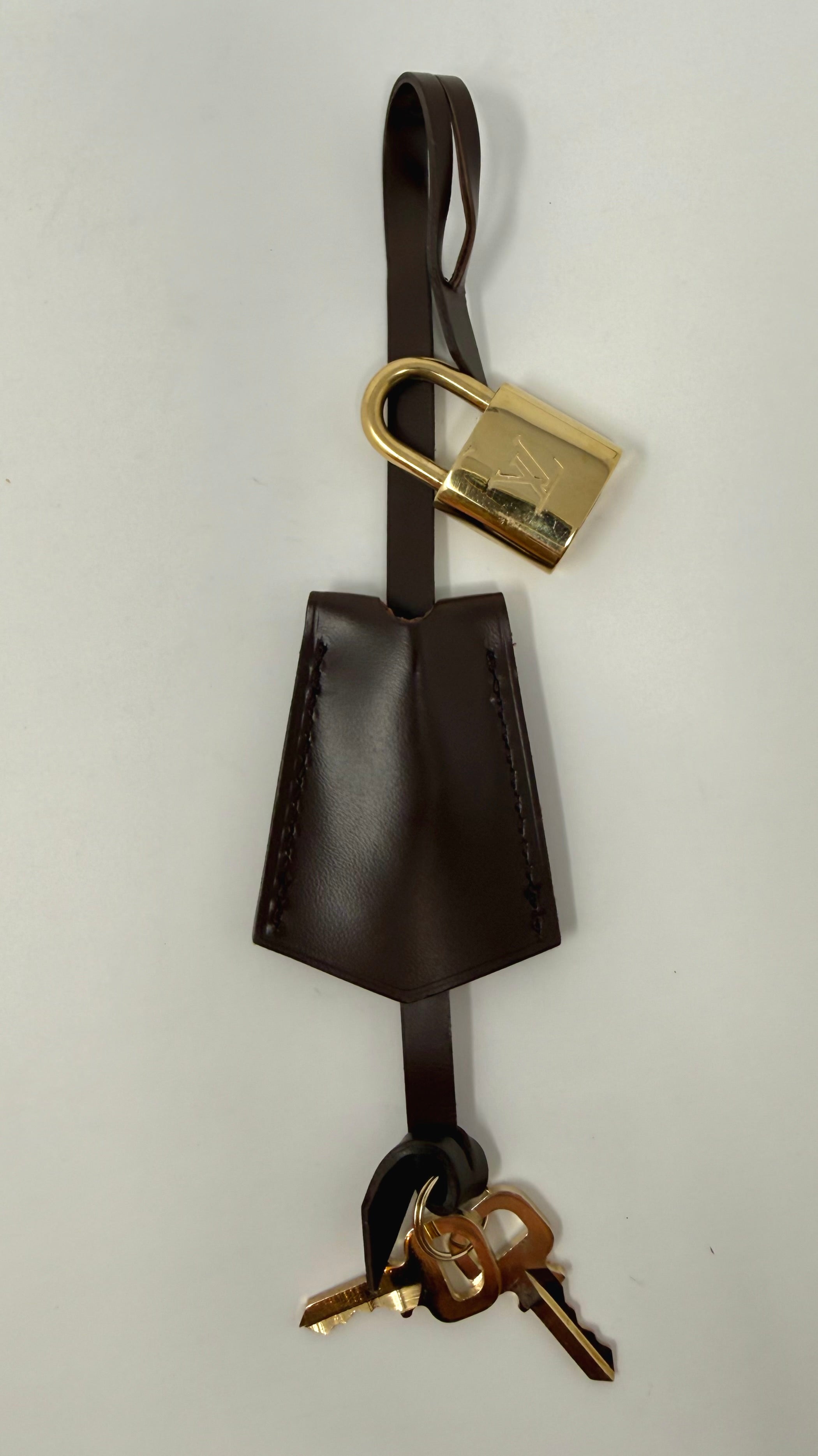 Louis Vuitton Ebene Clochette, Lock & Key Set – Lock #317, Excellent Condition