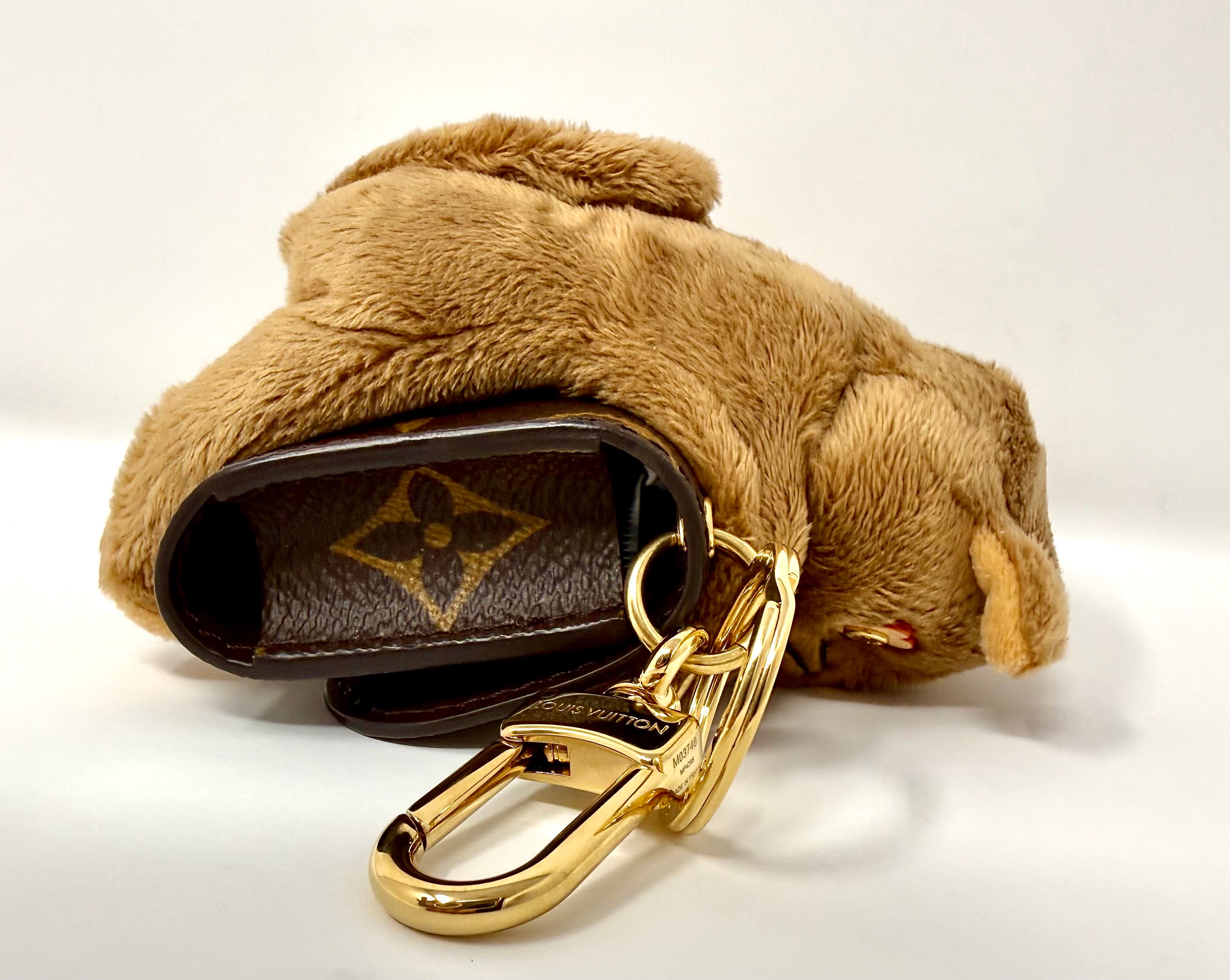 Louis Vuitton LV Cute Cat Pouch Earphone Case – Monogram M03748, Like New