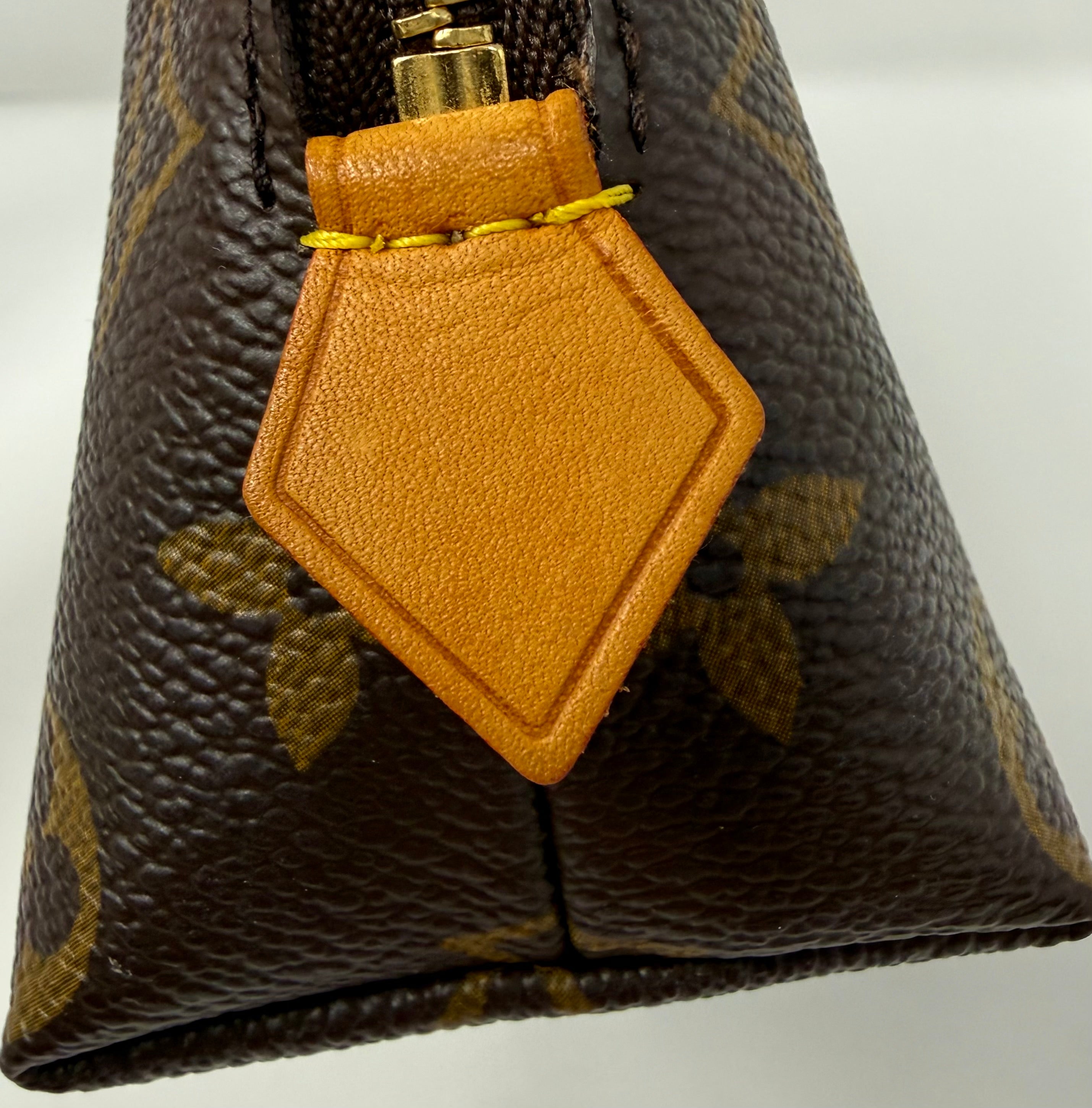 Louis Vuitton Monogram Cosmetic Pouch PM | CA0045 | 2005