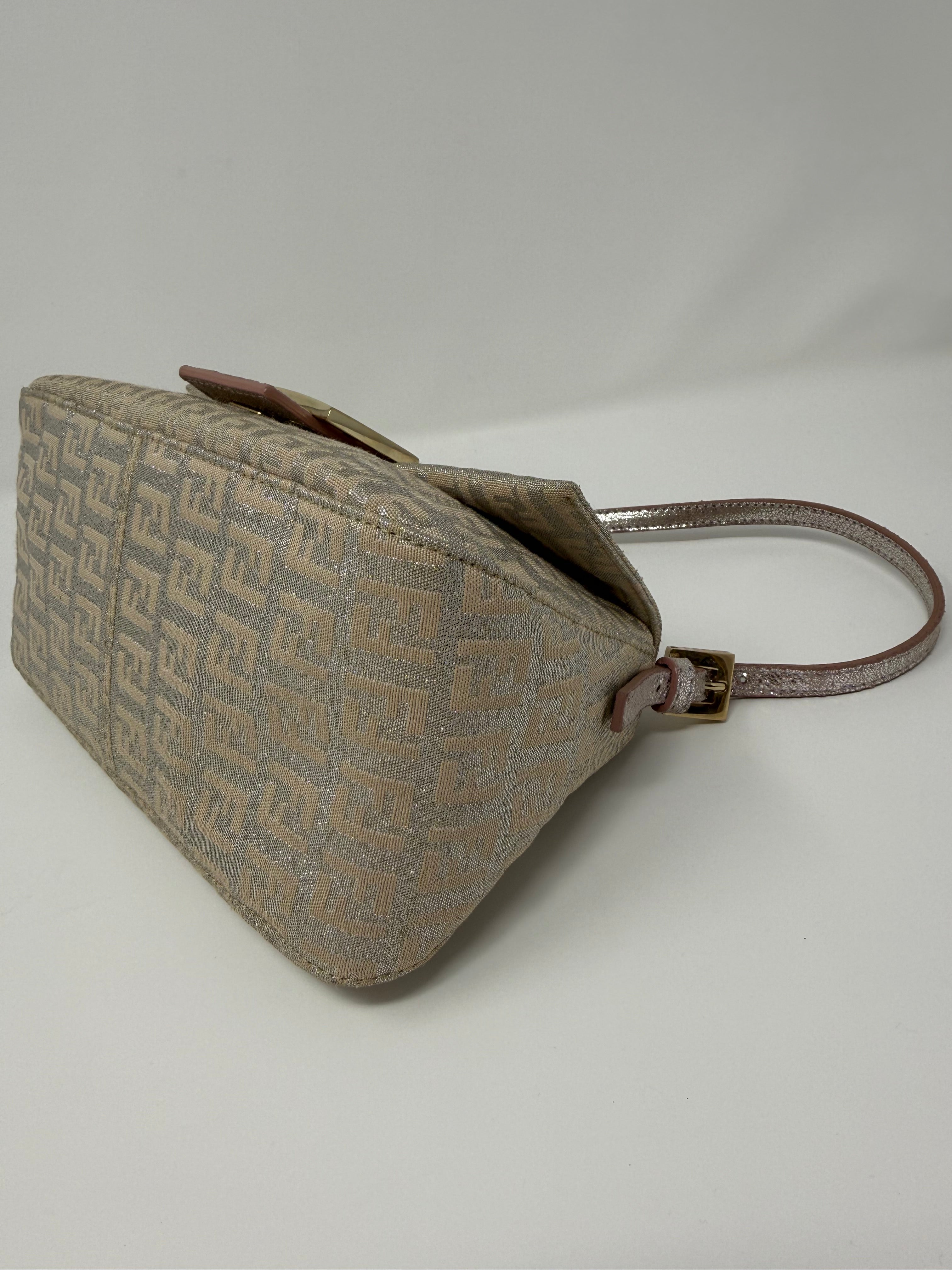 Fendi Vintage Mini Mamma Baguette Zucchino – Cipria Metallic (2005)