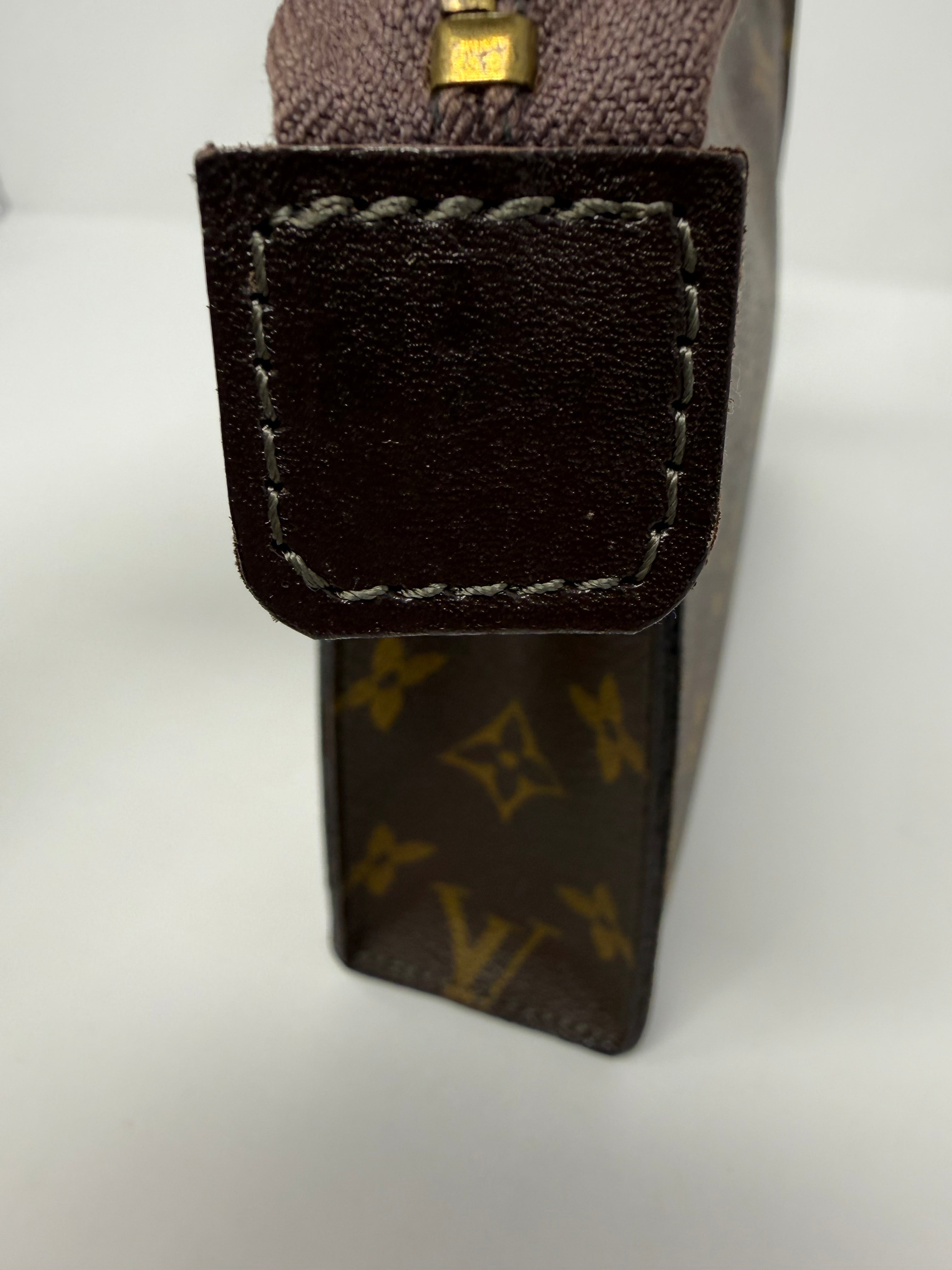 Louis Vuitton Vintage Toiletry Pochette 19 Monogram, Pre Date Code