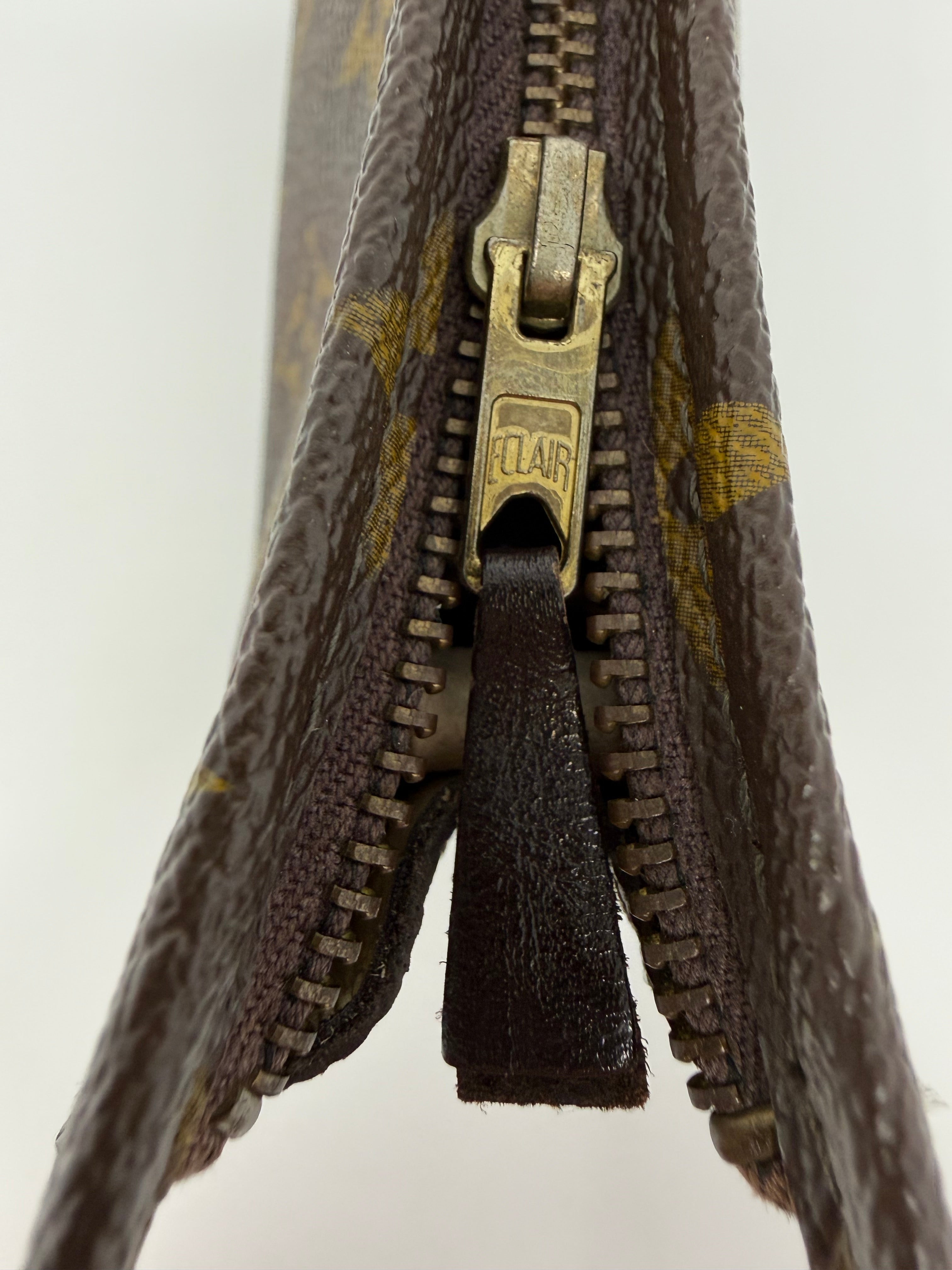 Louis Vuitton Vintage Toiletry Pochette 19 Monogram, Pre Date Code