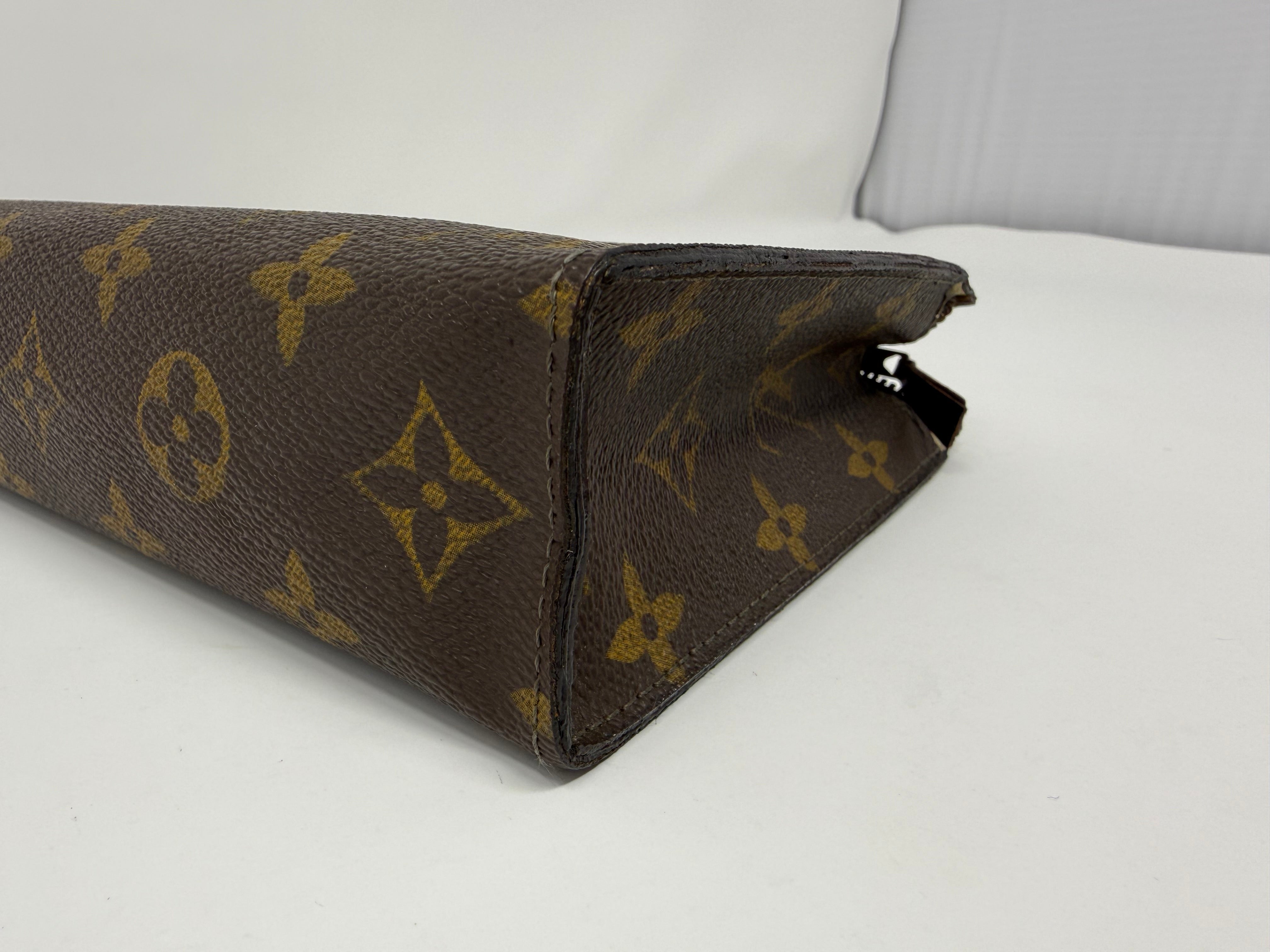 Louis Vuitton Vintage Toiletry Pochette 19 Monogram, Pre Date Code