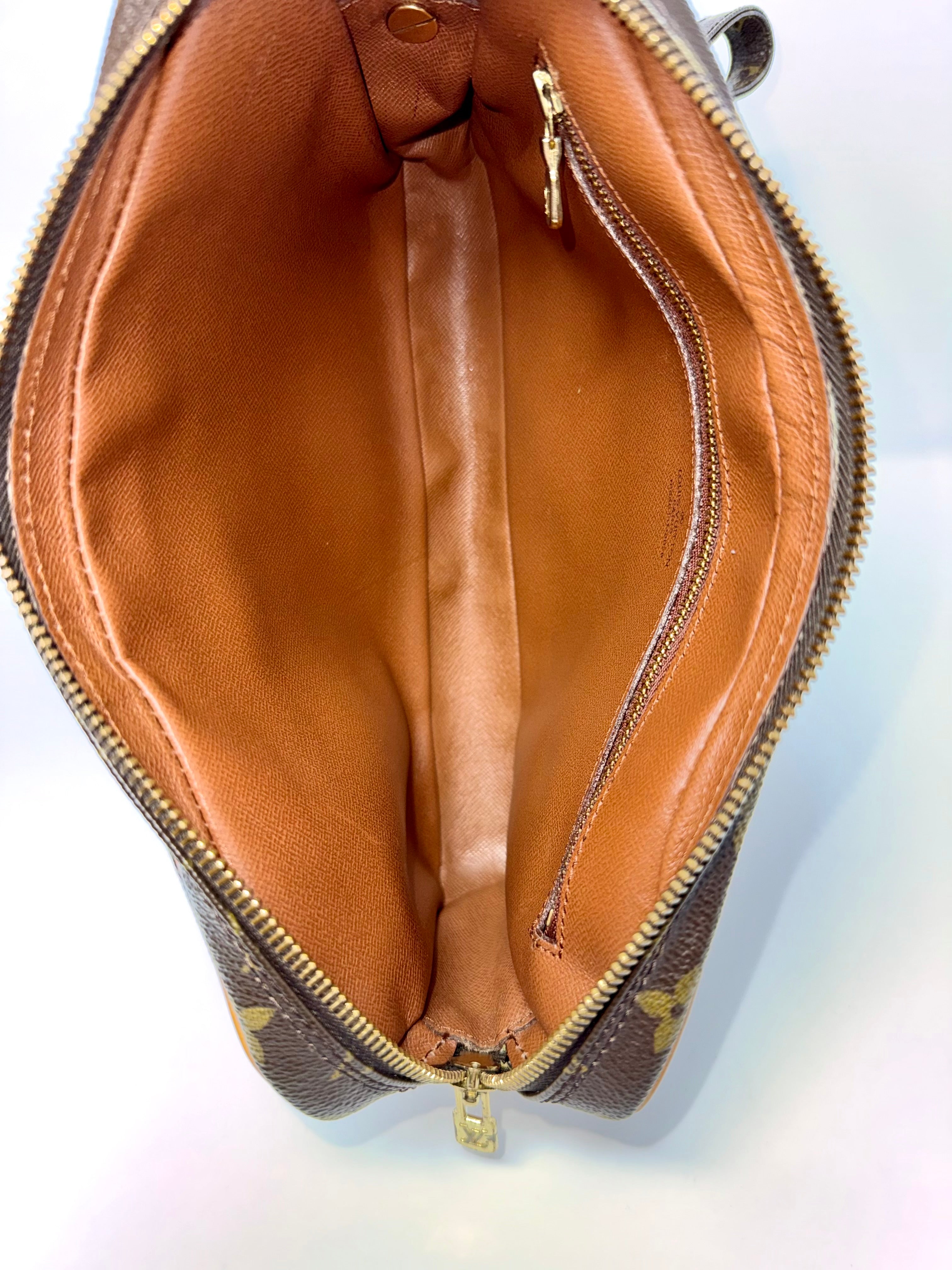 Louis Vuitton Marly Dragonne GM Monogram Clutch (TH8903)