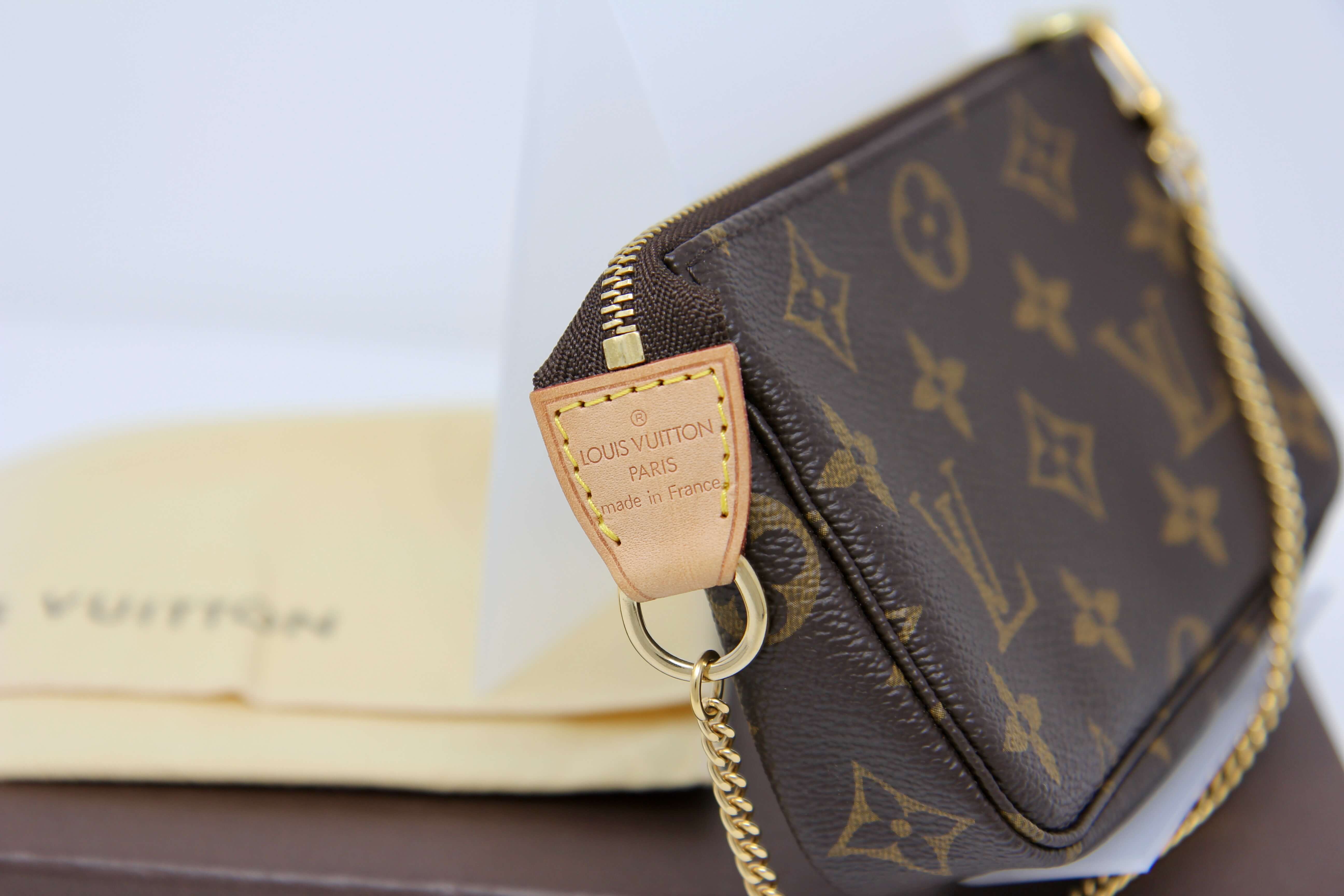 Louis Vuitton - Mini Pochette Accessoires
