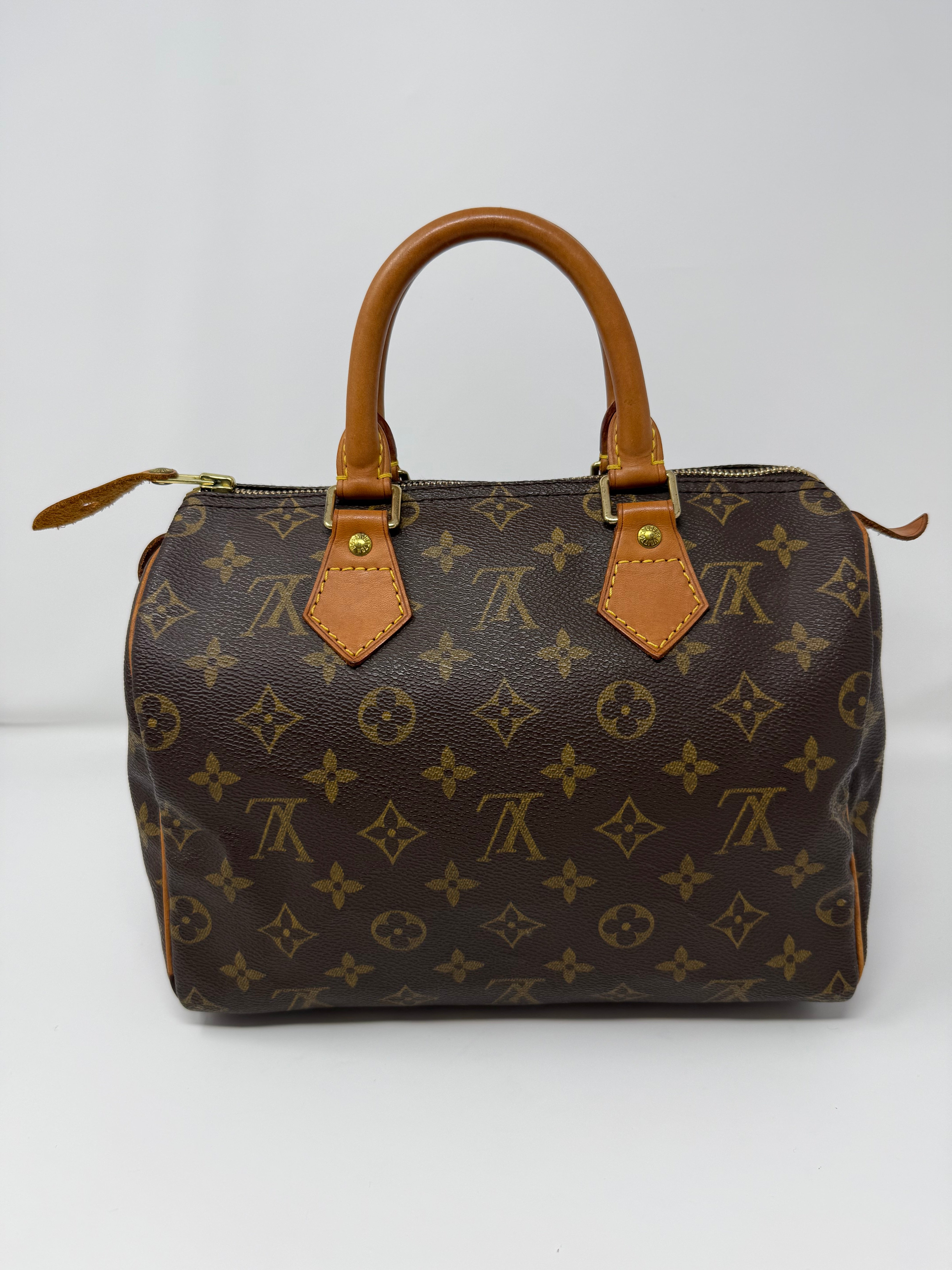 Louis Vuitton Speedy 25 ( Vintage 2001) – Classic Monogram