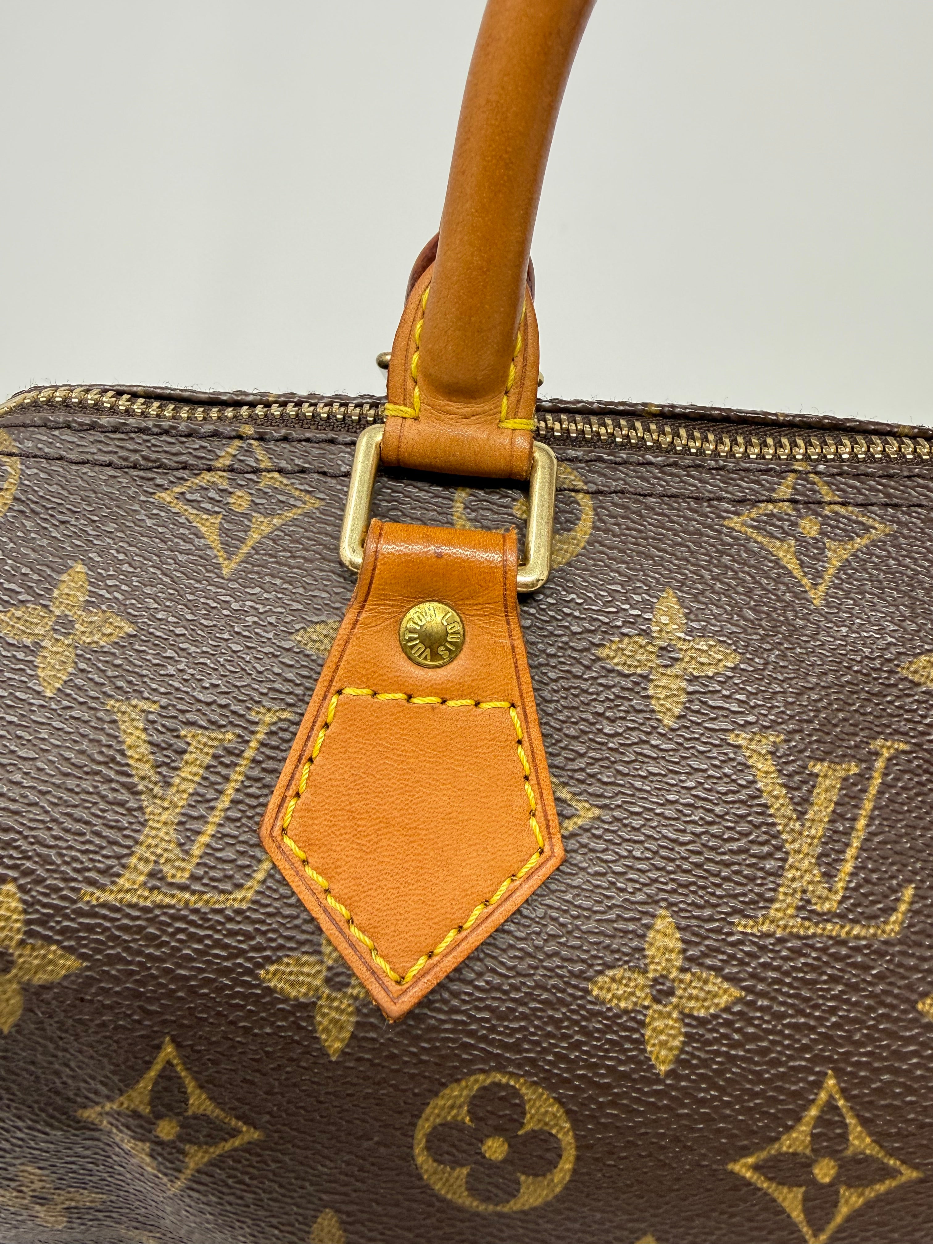Louis Vuitton Speedy 25 ( Vintage 2001) – Classic Monogram
