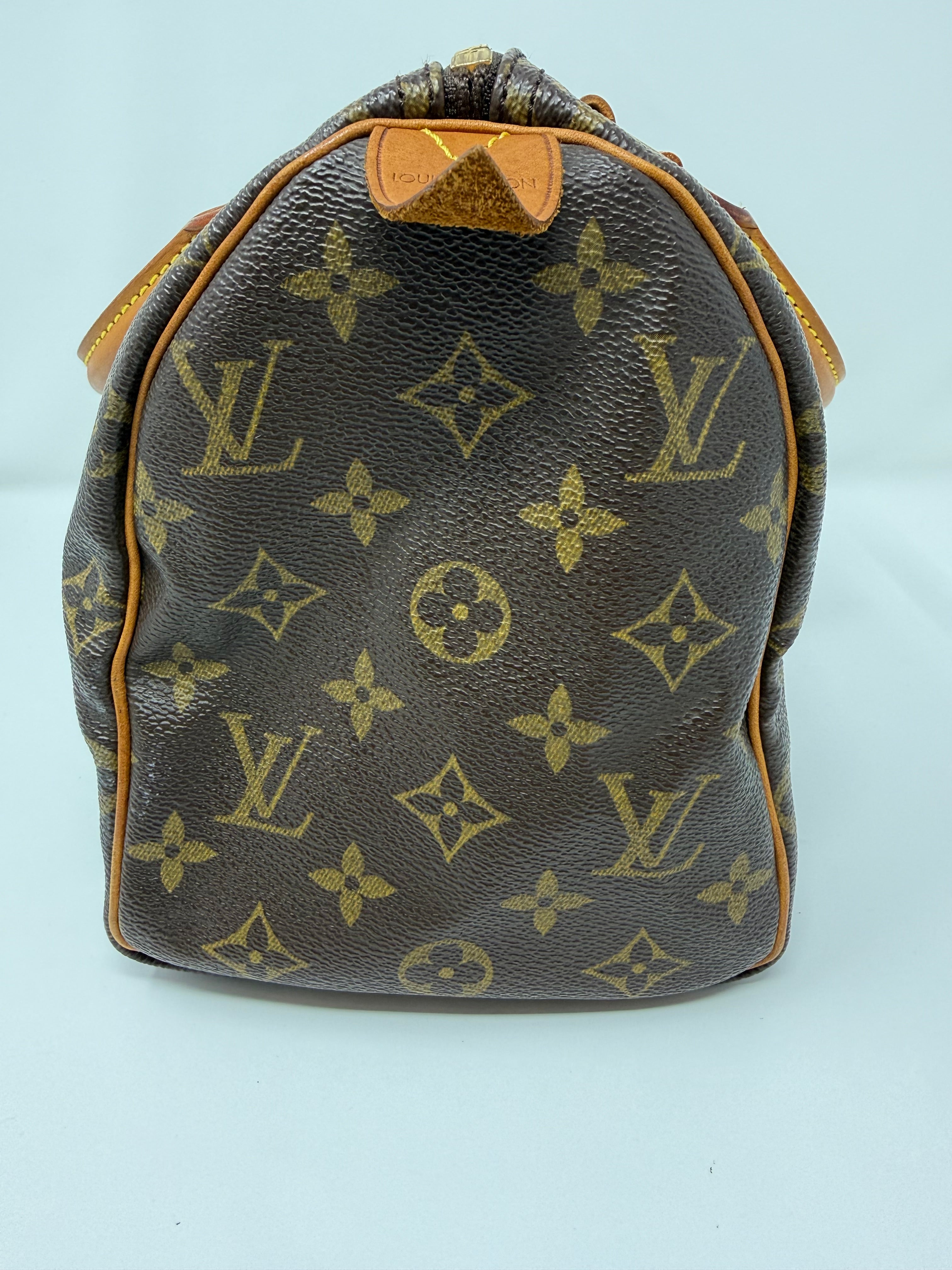 Louis Vuitton Speedy 25 ( Vintage 2001) – Classic Monogram