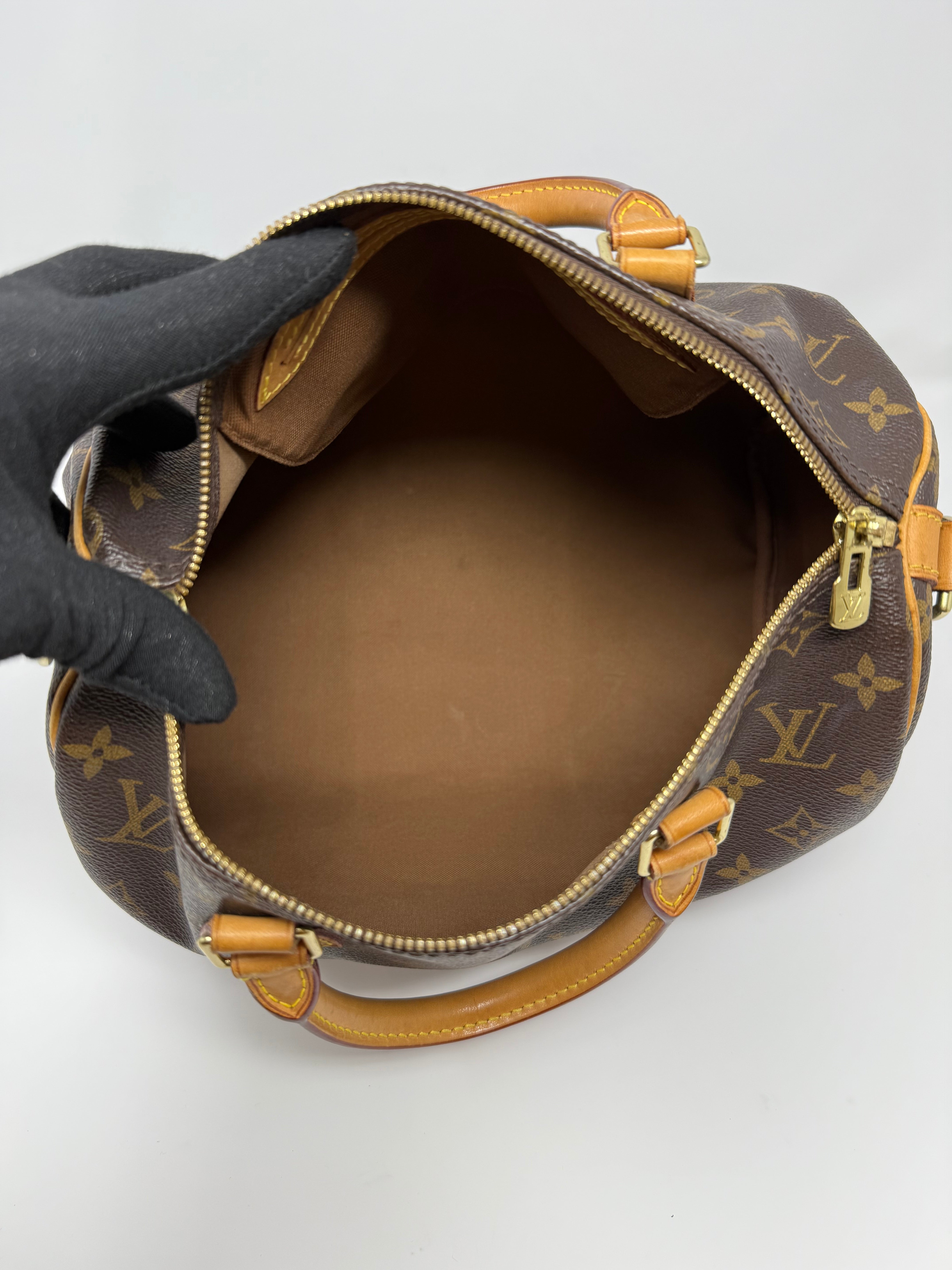 Louis Vuitton Speedy 30 Bandoulière – Classic Monogram Crossbody, 2013