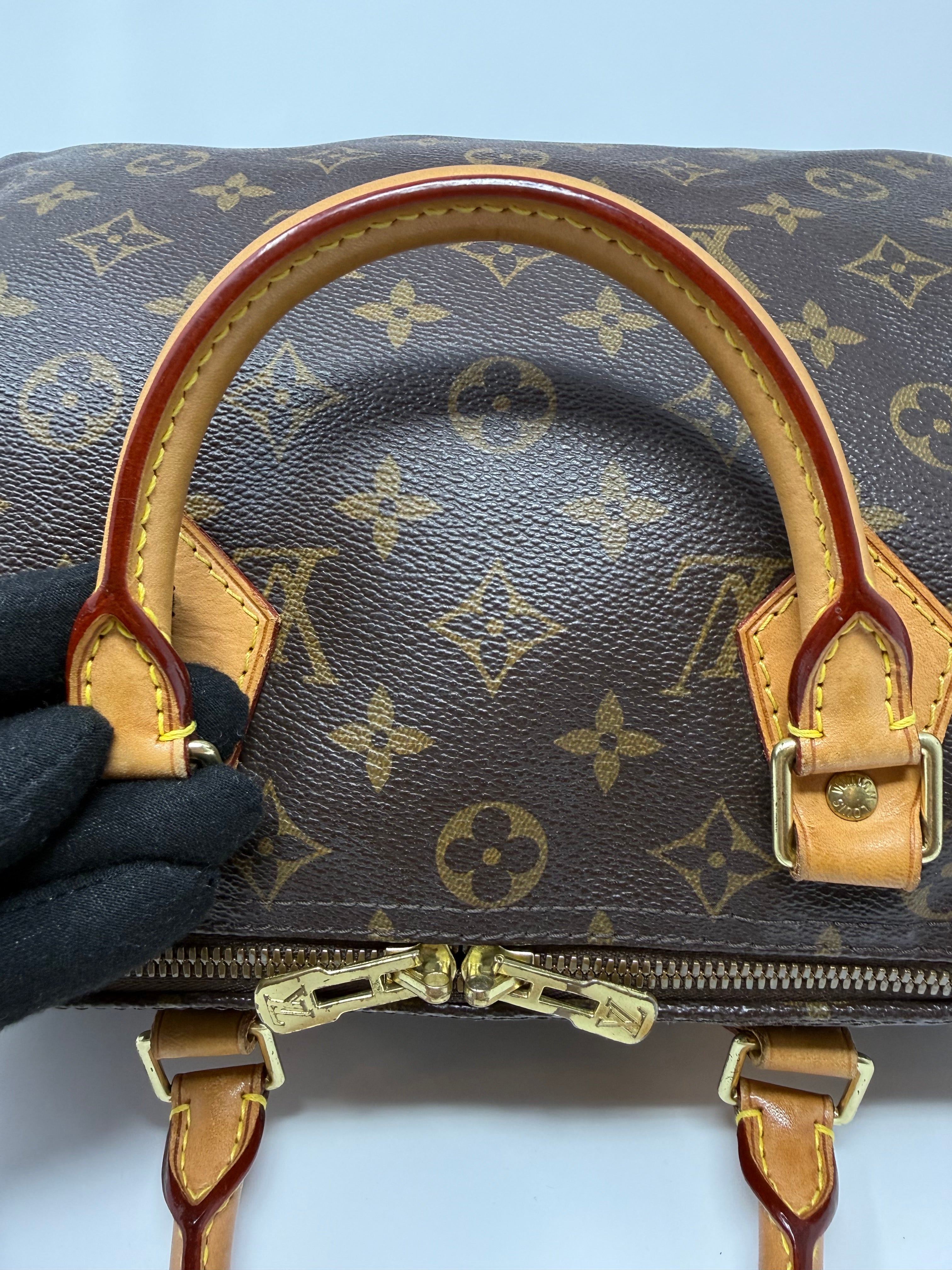 Louis Vuitton Speedy 30 Bandoulière – Classic Monogram Crossbody, 2013