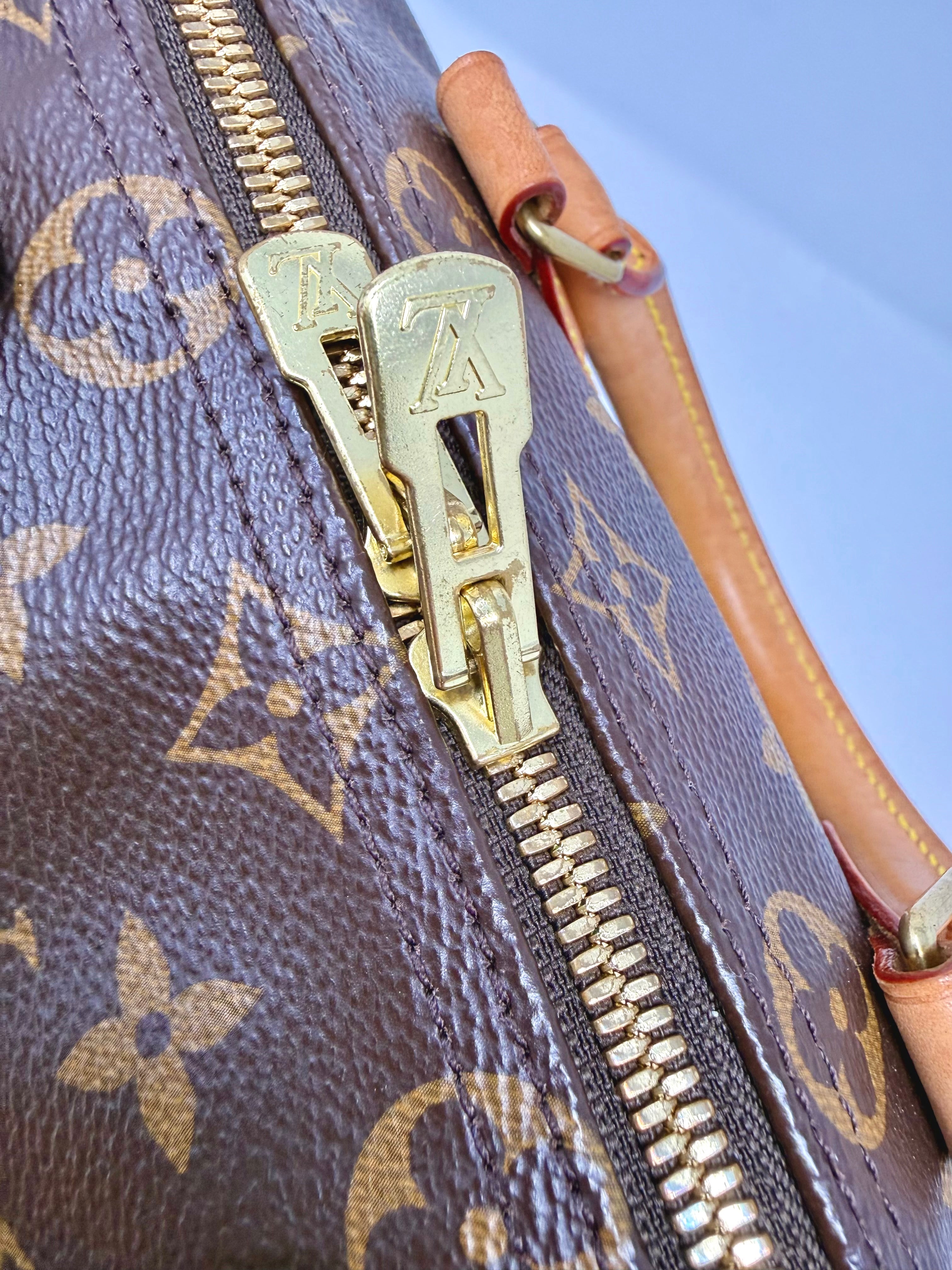 Louis Vuitton Speedy 25 Bandoulière – Monogram Canvas, Modern Version, Post 2021 (Microchipped)