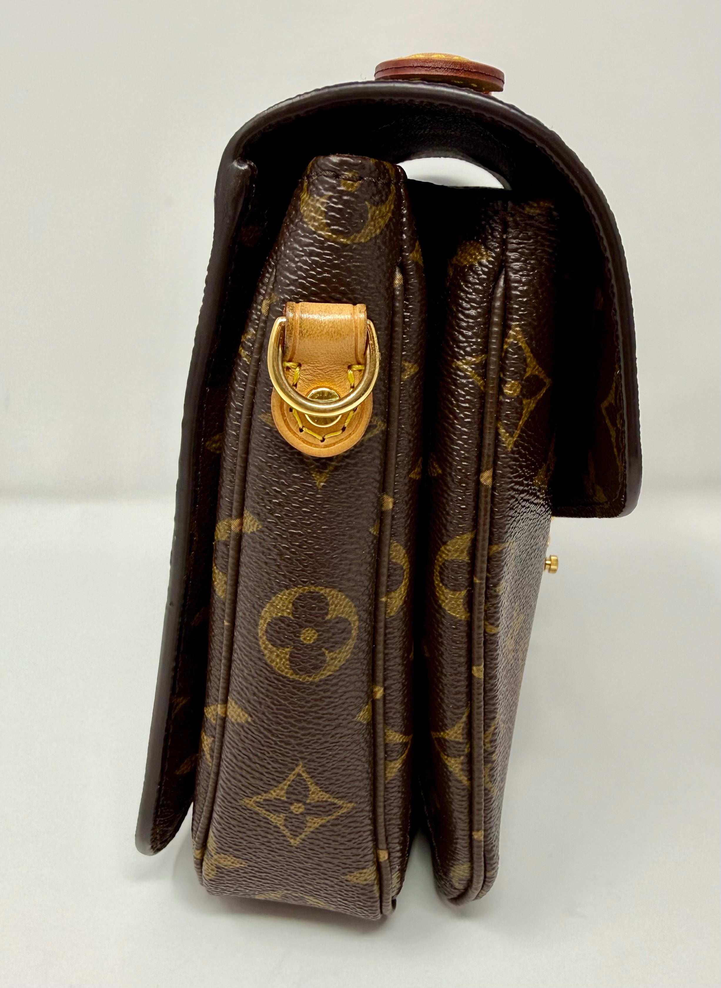 Louis Vuitton Pochette Métis – Monogram Canvas, Gold Hardware, Full Set, Nearly New