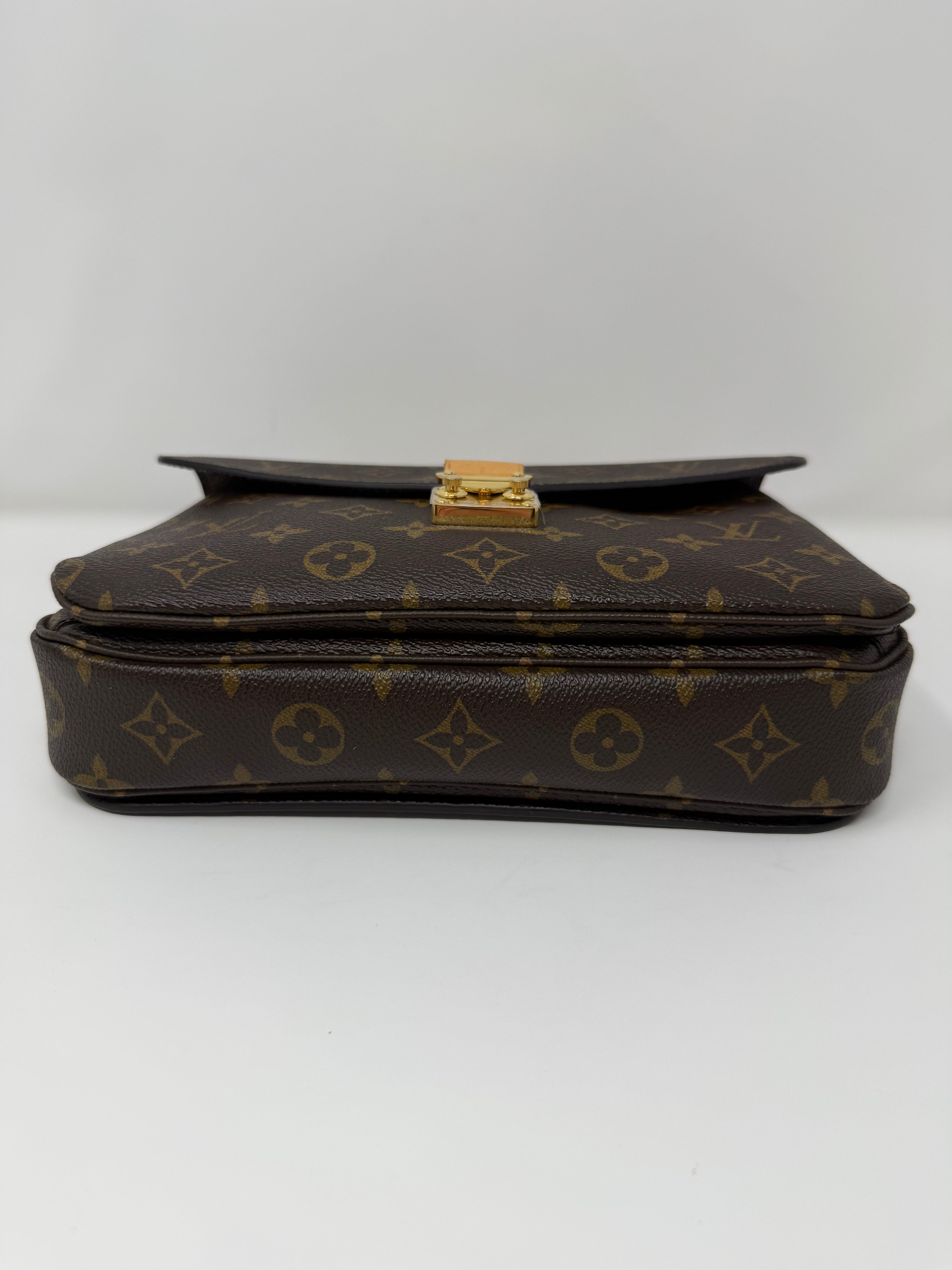 Louis Vuitton Pochette Métis – Monogram Canvas, Gold Hardware, Full Set, Nearly New