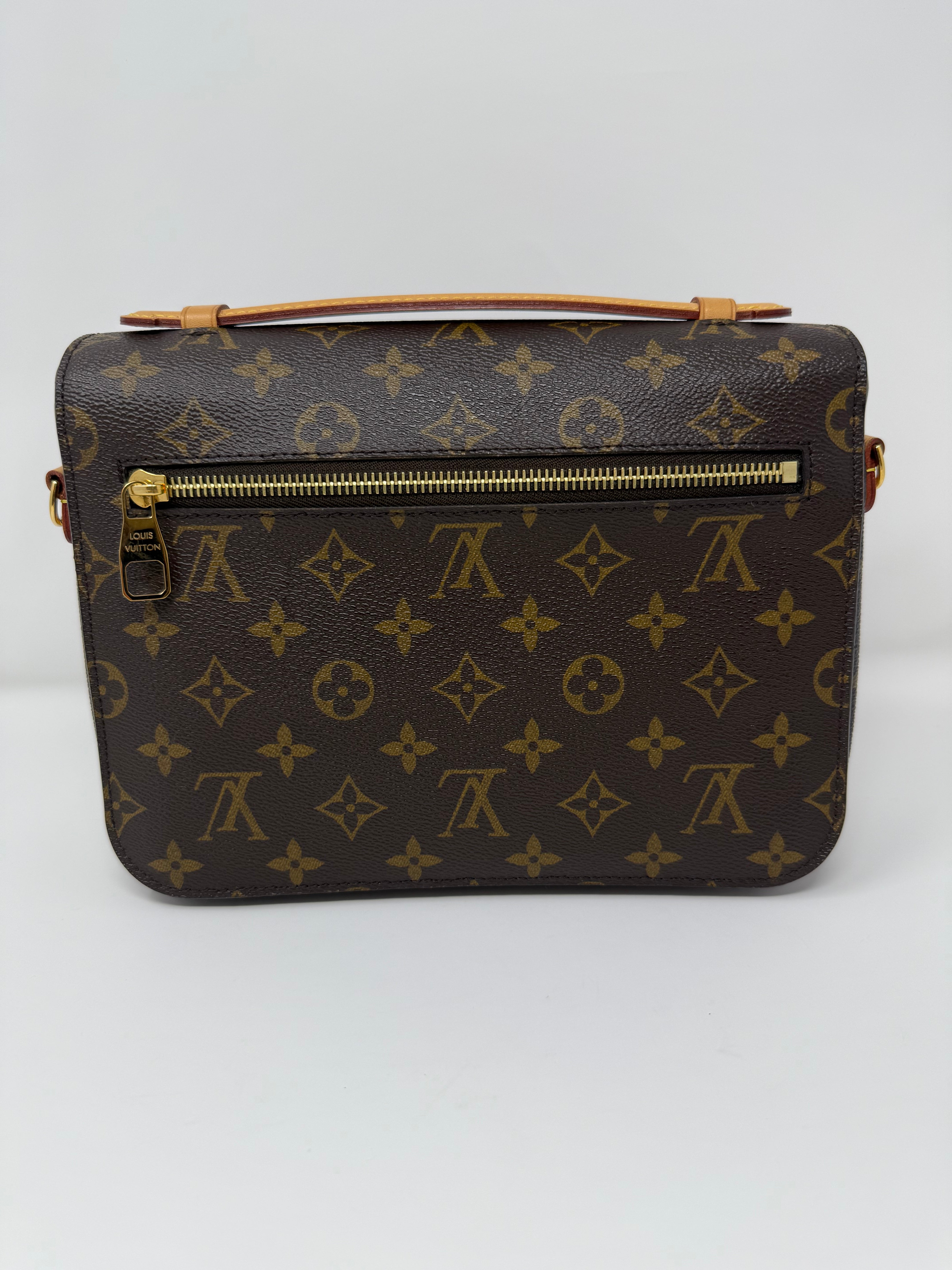 Louis Vuitton Pochette Métis – Monogram Canvas, Gold Hardware, Full Set, Nearly New
