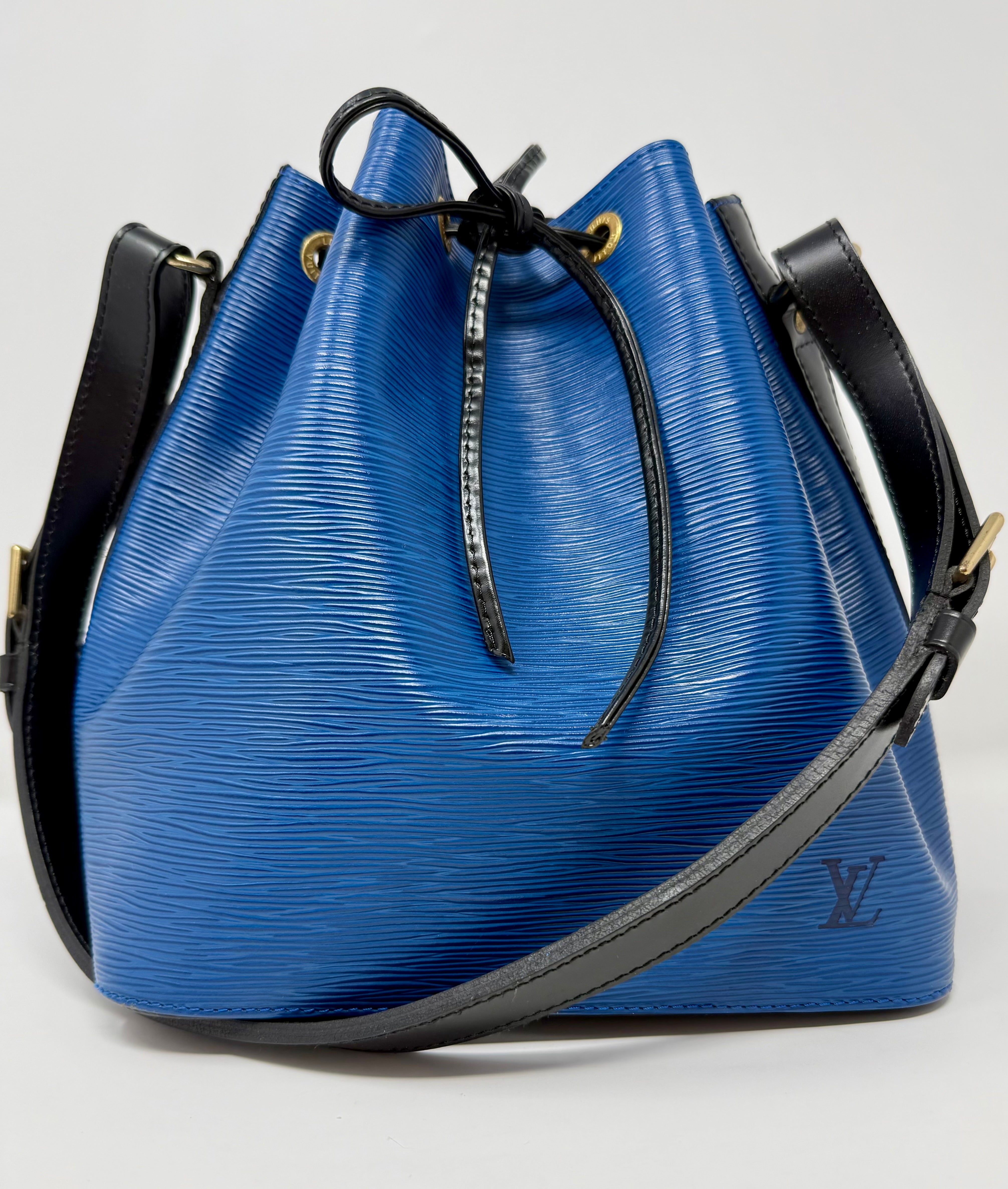 Louis Vuitton Noé PM, Blue Epi Leather Bucket Bag | Vintage 1994 France