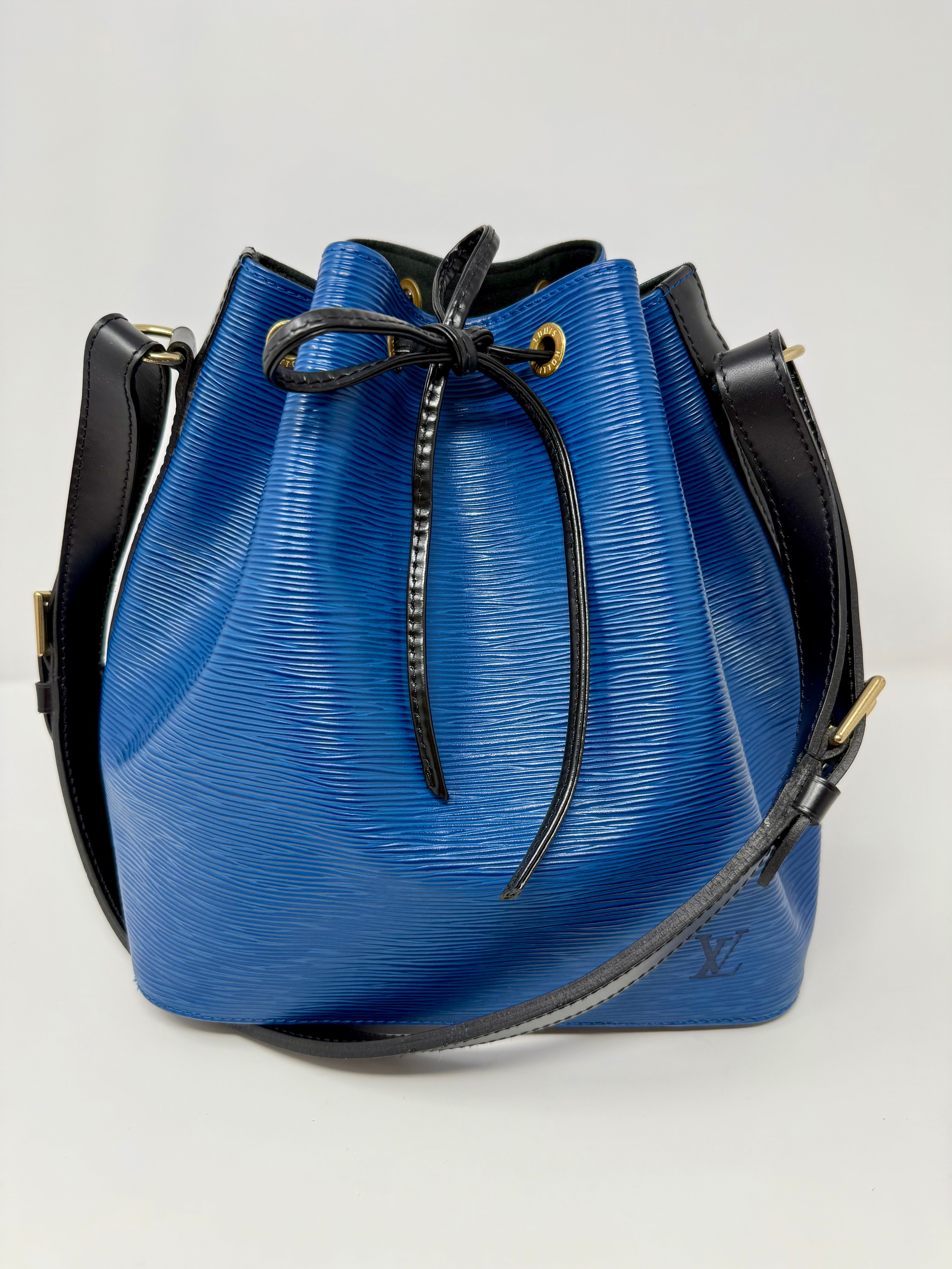 Louis Vuitton Noé PM, Blue Epi Leather Bucket Bag | Vintage 1994 France