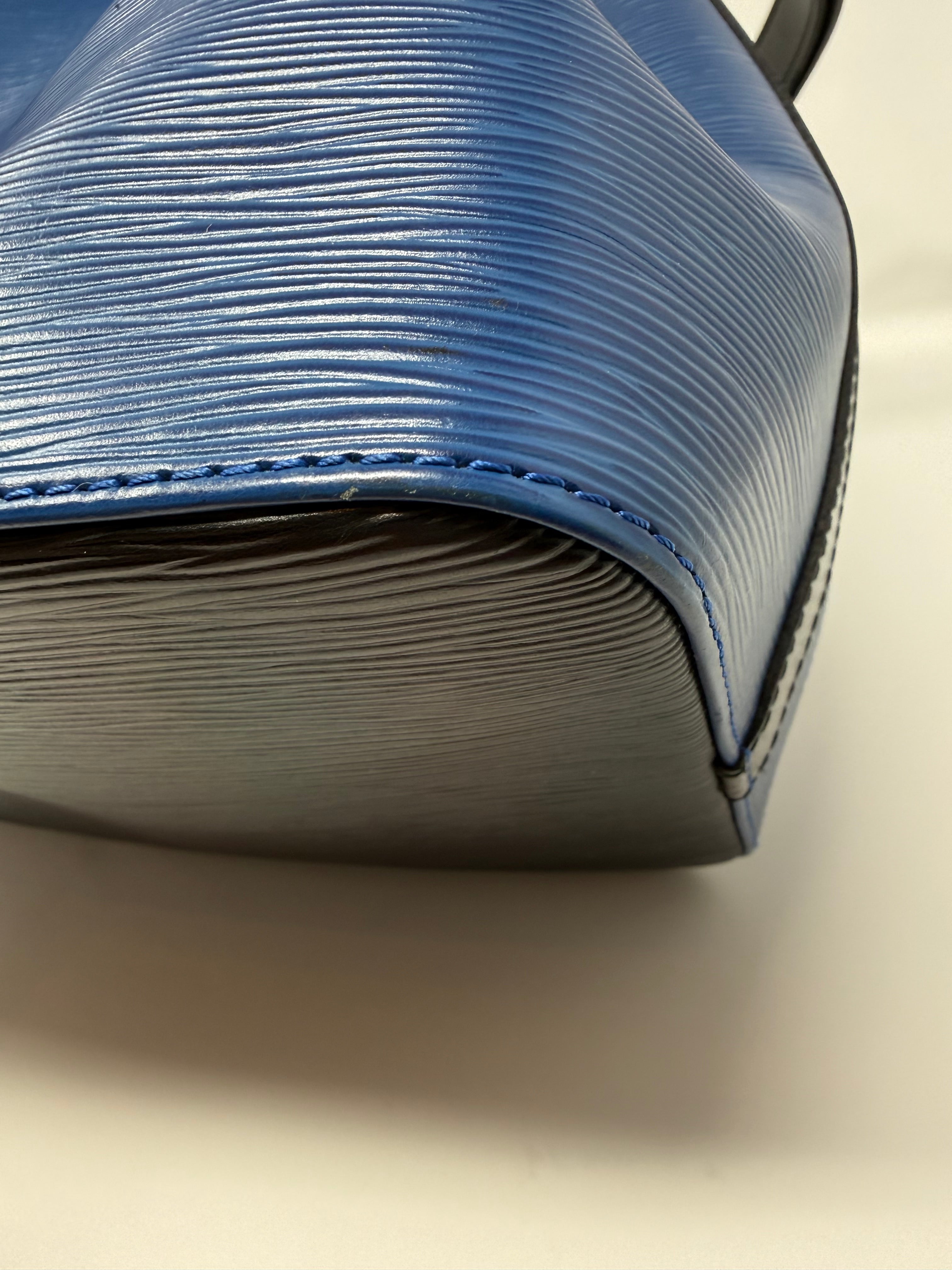 Louis Vuitton Noé PM, Blue Epi Leather Bucket Bag | Vintage 1994 France