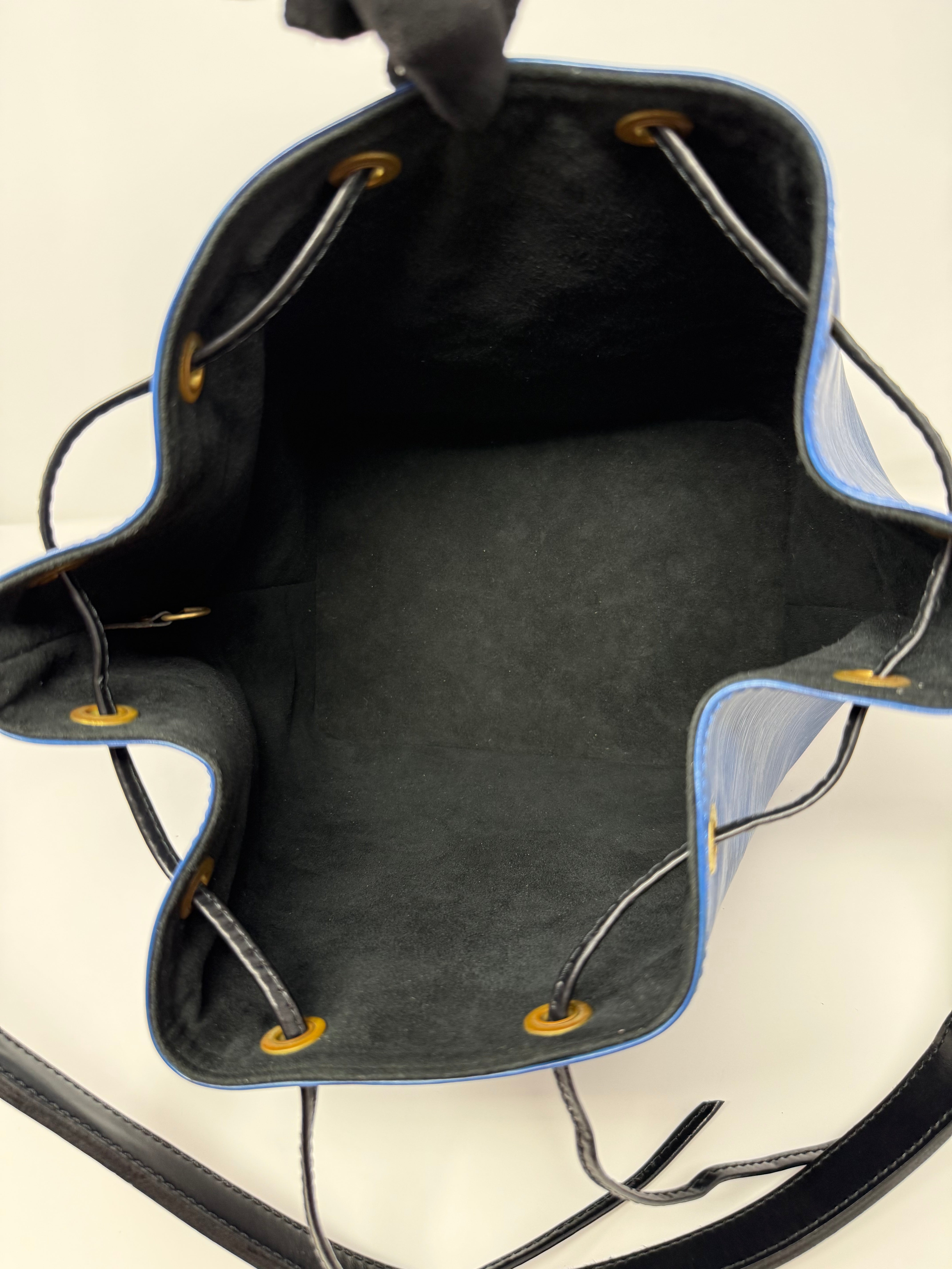 Louis Vuitton Noé PM, Blue Epi Leather Bucket Bag | Vintage 1994 France