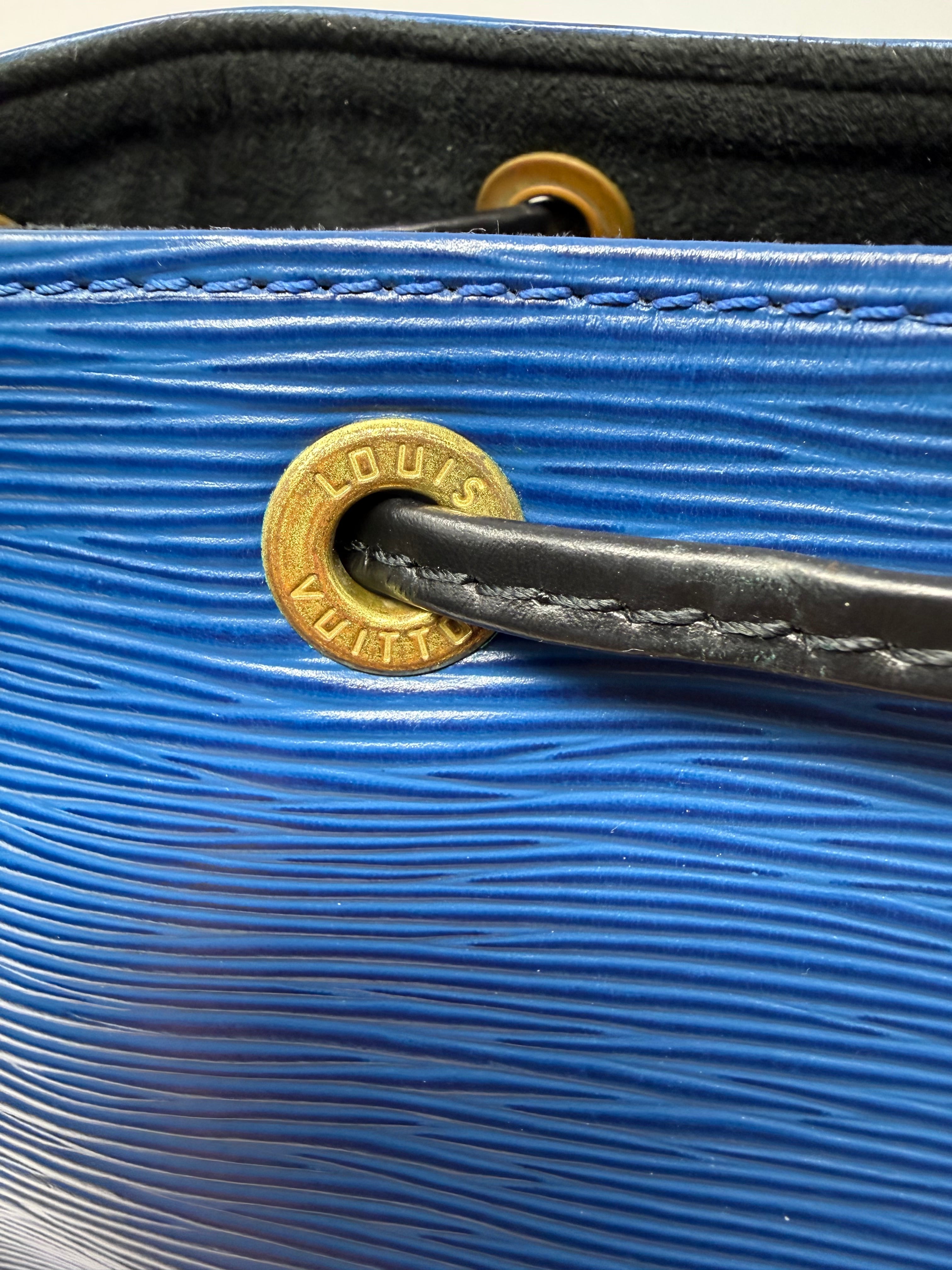 Louis Vuitton Noé PM, Blue Epi Leather Bucket Bag | Vintage 1994 France
