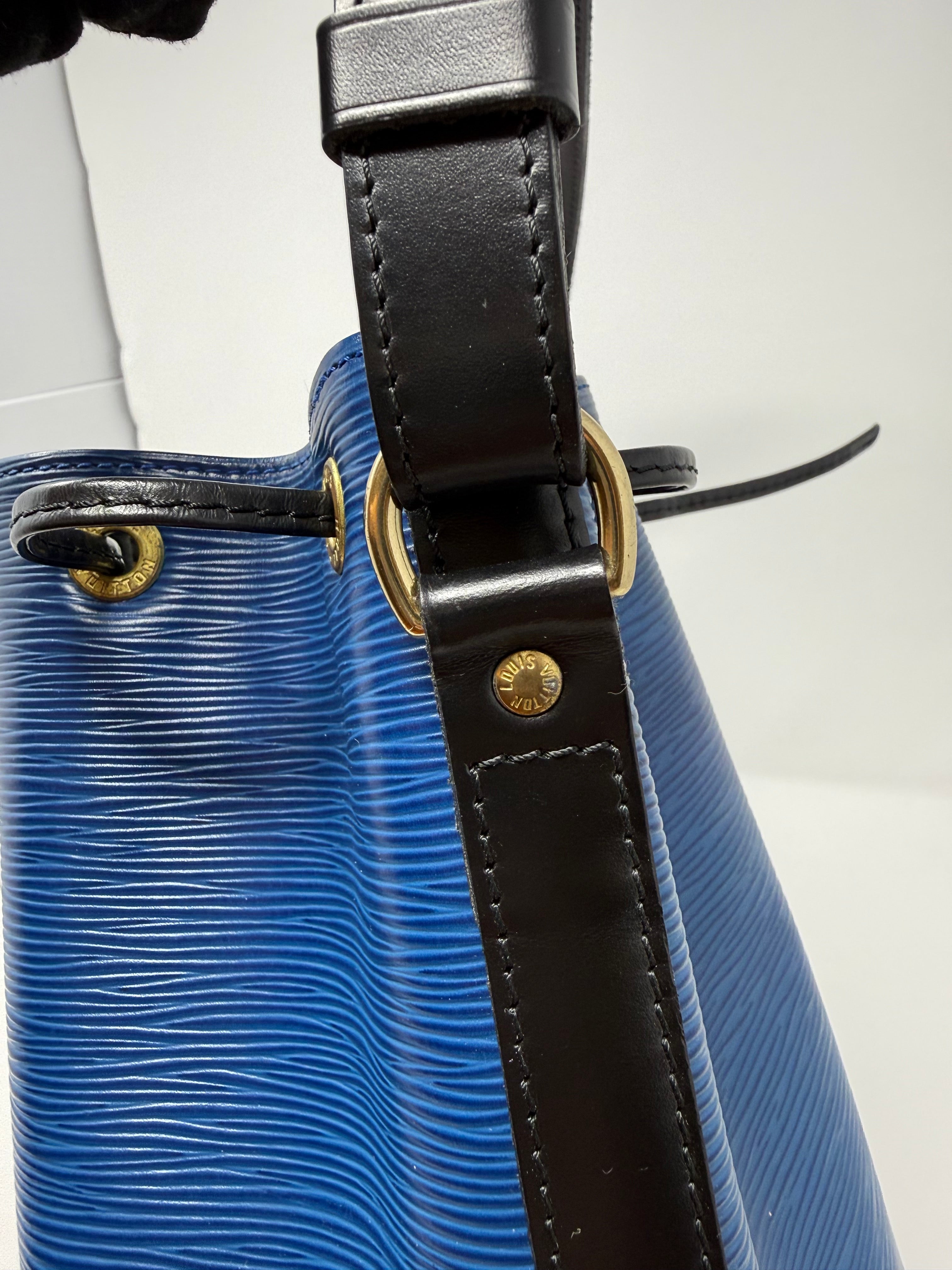 Louis Vuitton Noé PM, Blue Epi Leather Bucket Bag | Vintage 1994 France