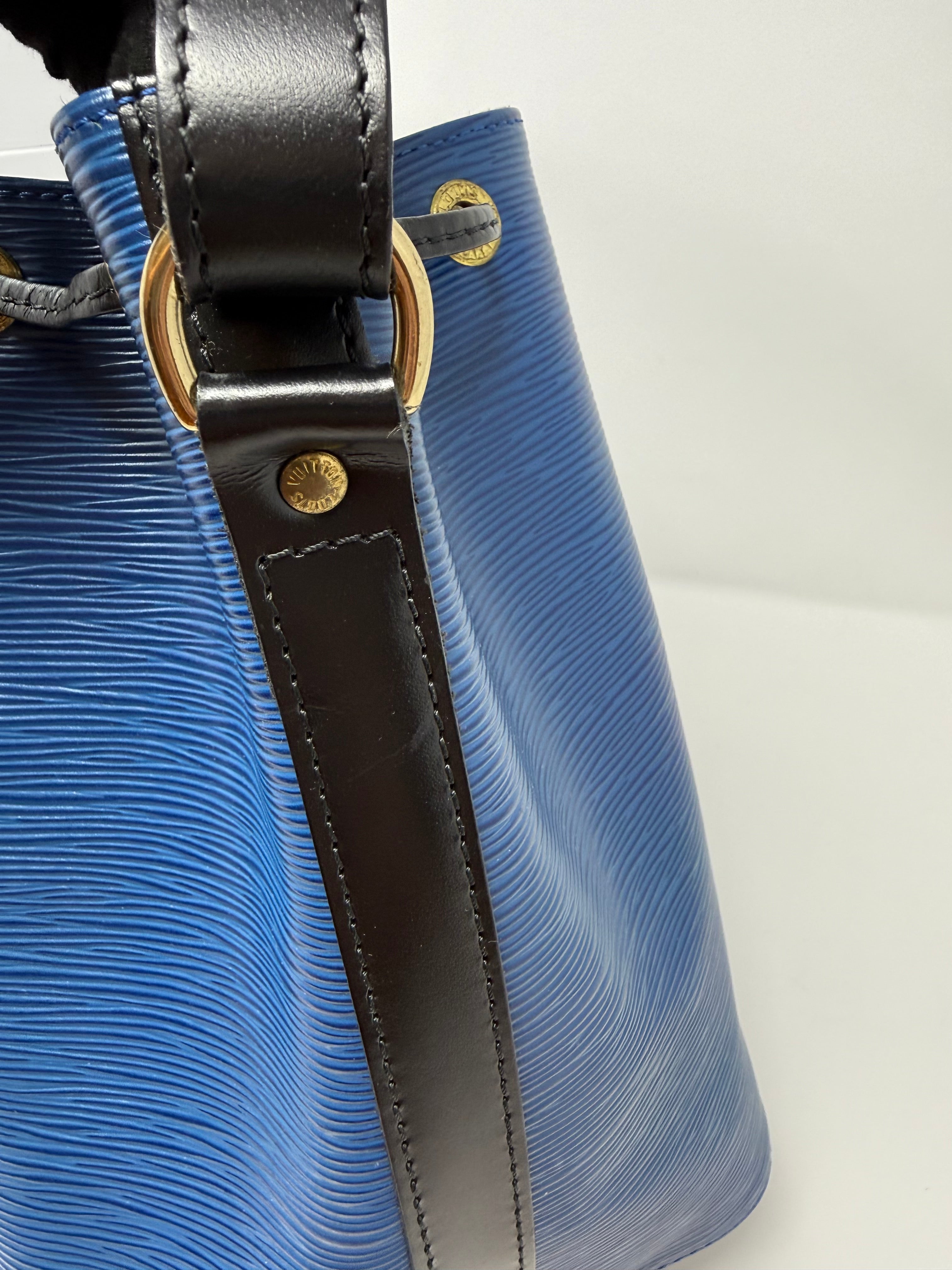 Louis Vuitton Noé PM, Blue Epi Leather Bucket Bag | Vintage 1994 France