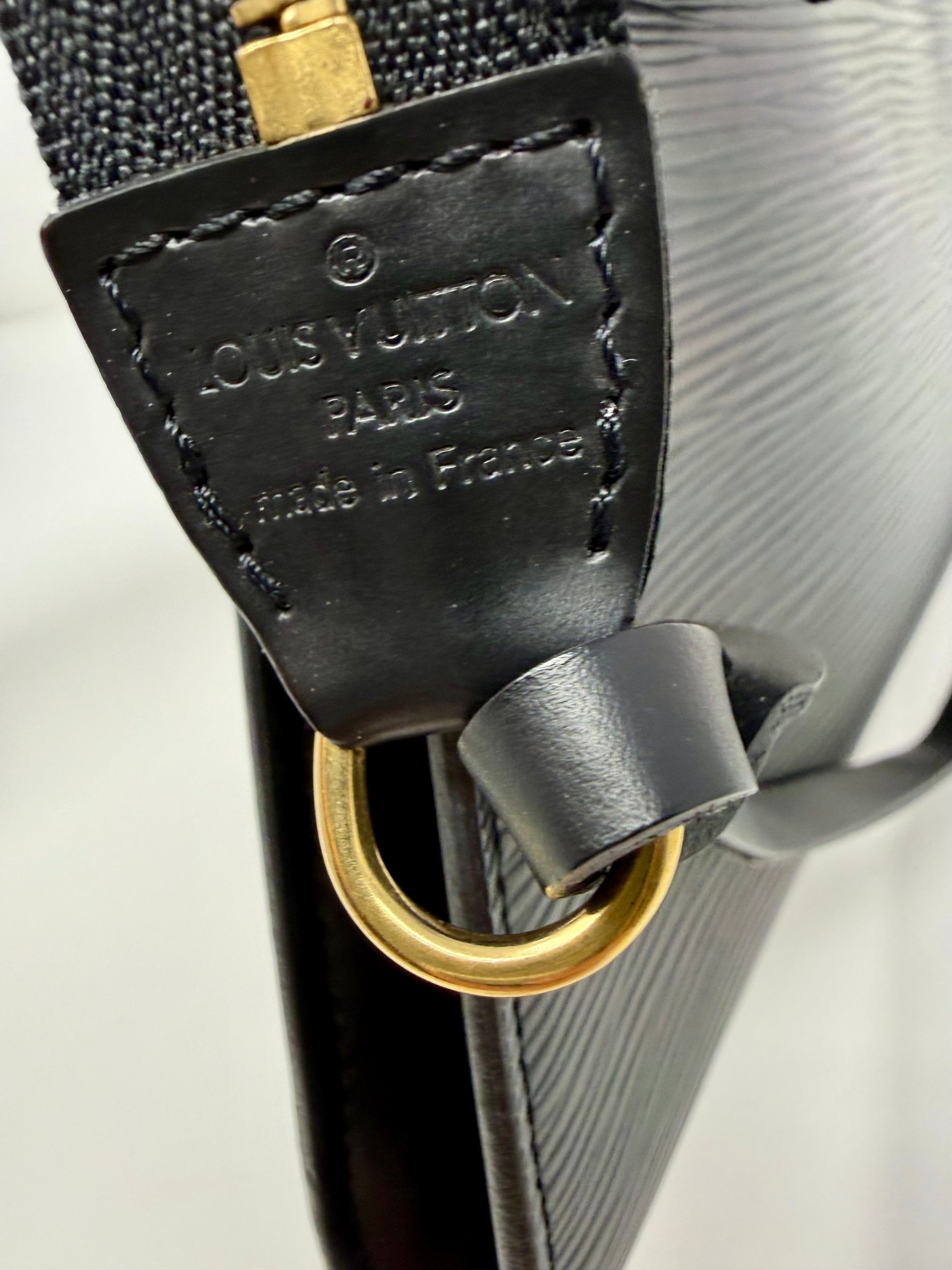 Louis Vuitton Black Epi Pochette Accessoires Shoulder Bag | AR0090 | Year 2000