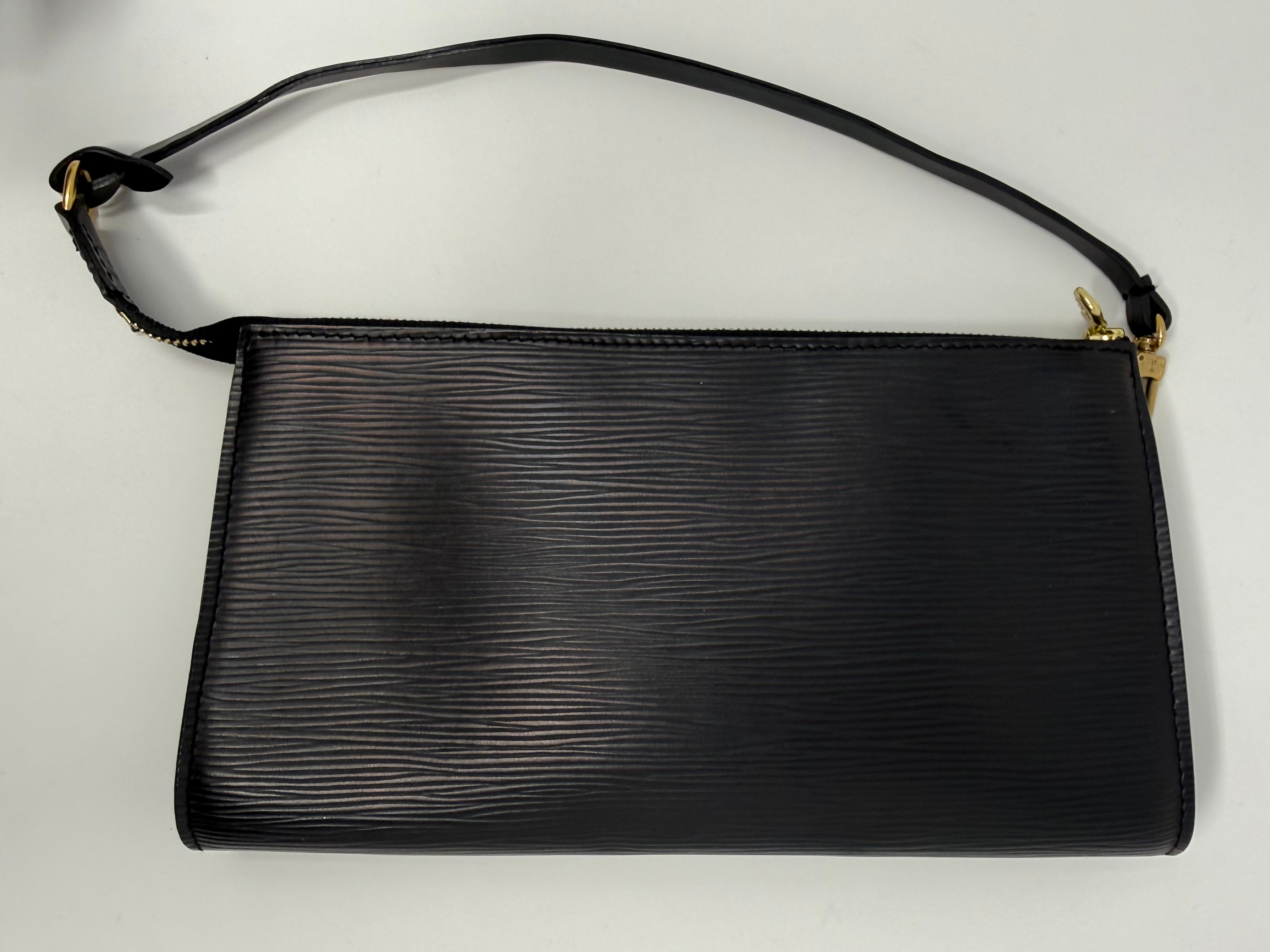 Louis Vuitton Black Epi Pochette Accessoires Shoulder Bag | AR0090 | Year 2000