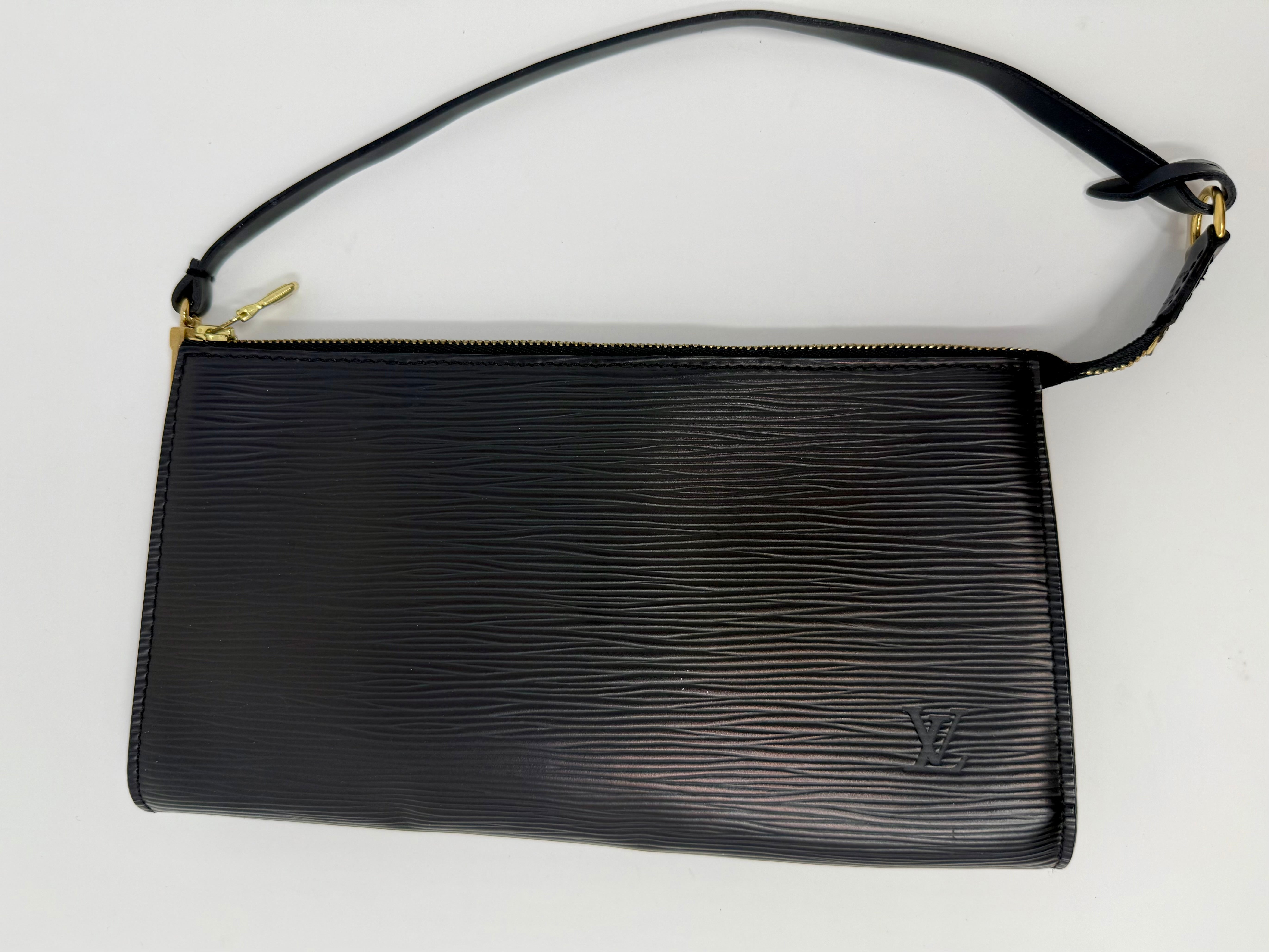 Louis Vuitton Black Epi Pochette Accessoires Shoulder Bag | AR0090 | Year 2000