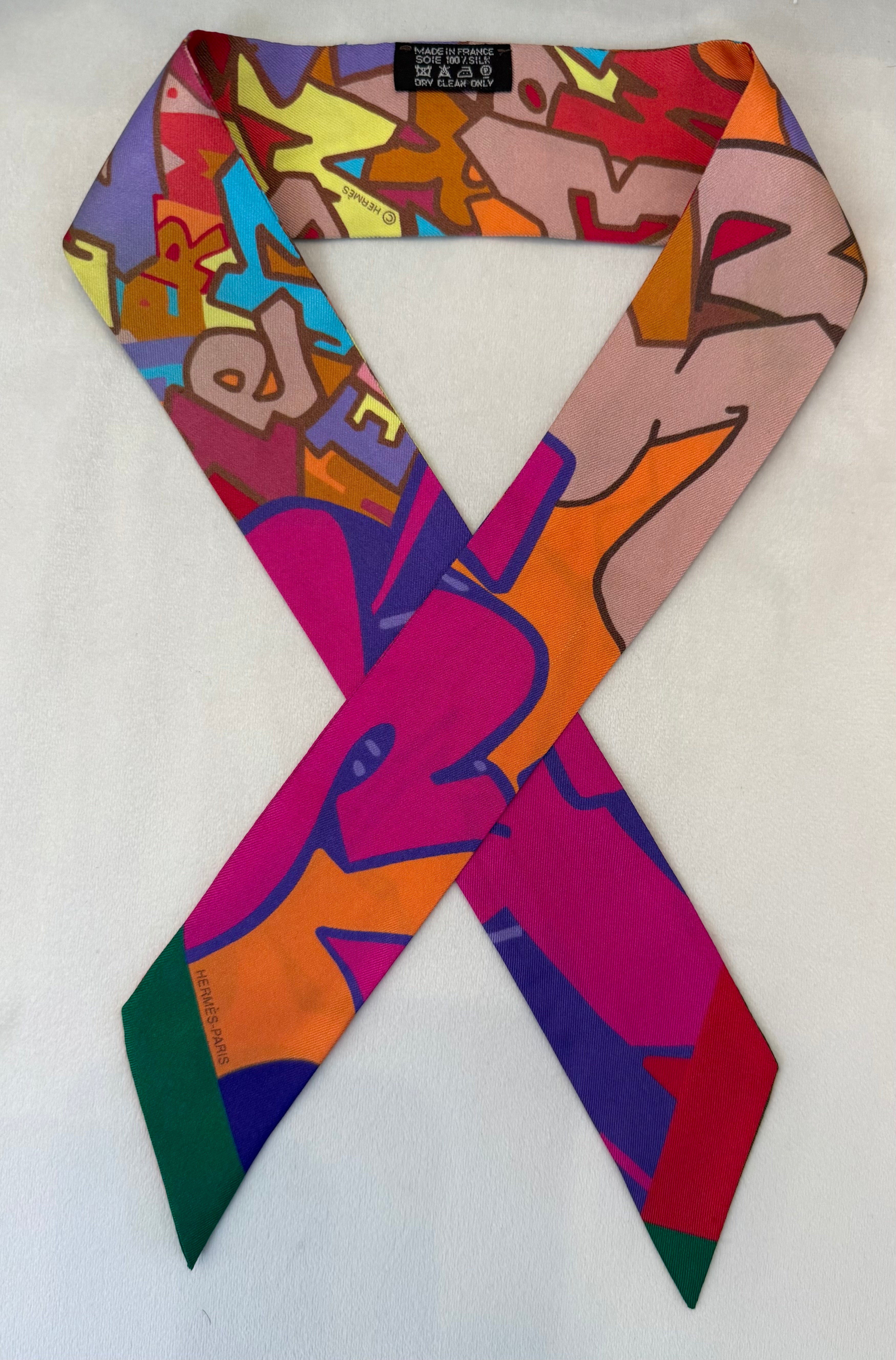 Hermès Trim 31 Shoulder Bag, Brown Leather w/ Hermes Twilly