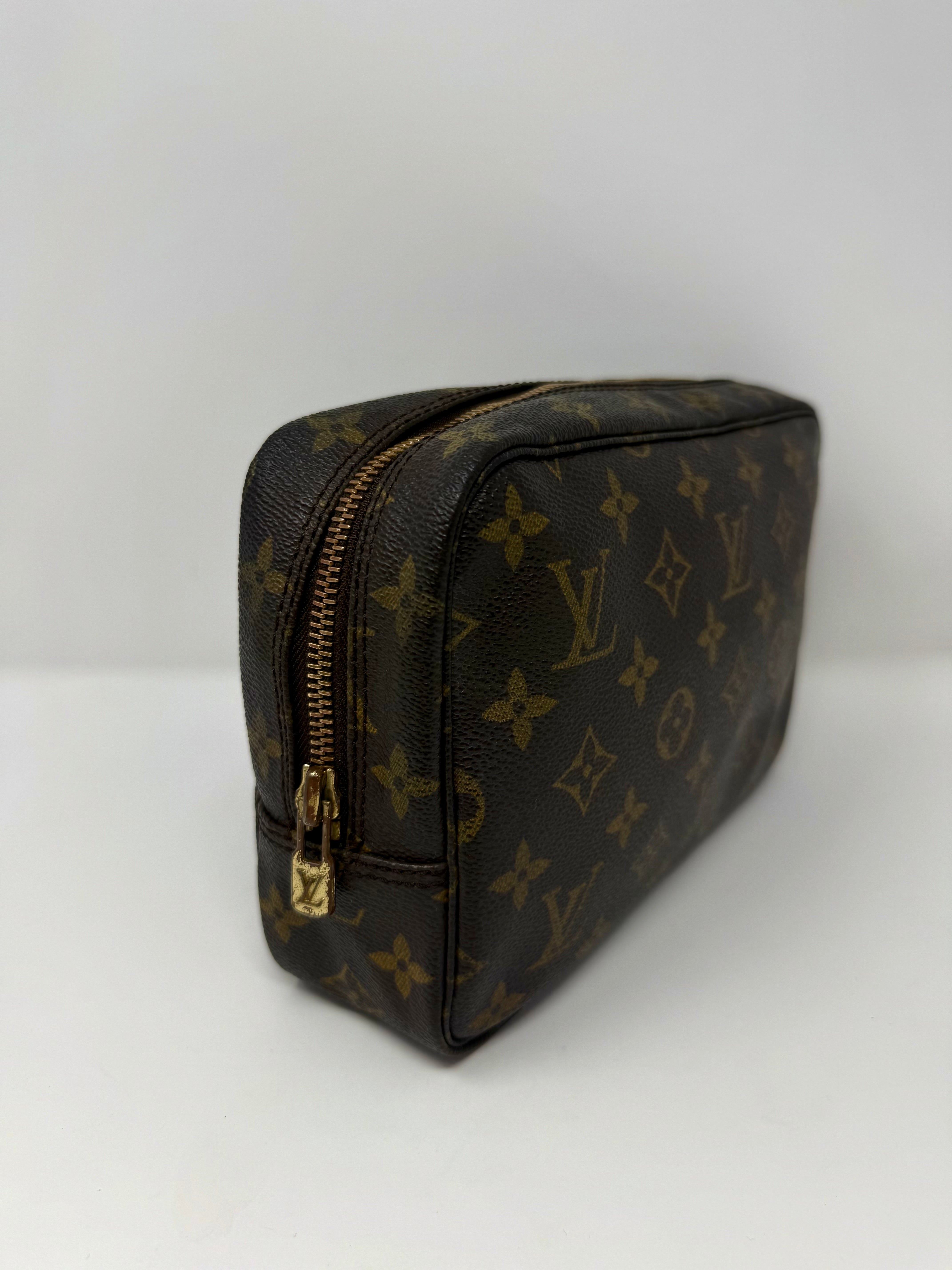 Louis Vuitton Vintage Trousse Toilette 23 Monogram (881 TH)