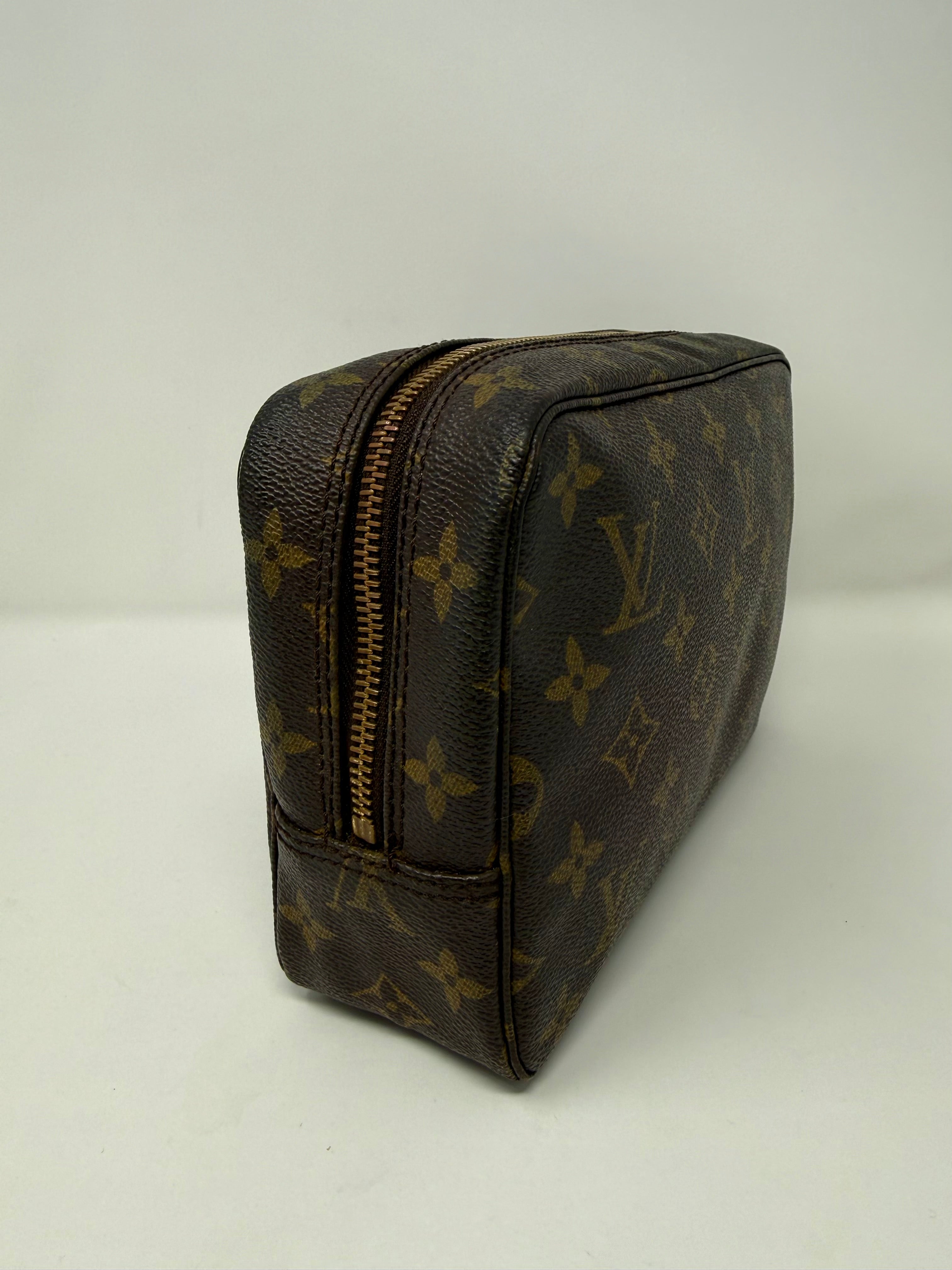 Louis Vuitton Vintage Trousse Toilette 23 Monogram (881 TH)