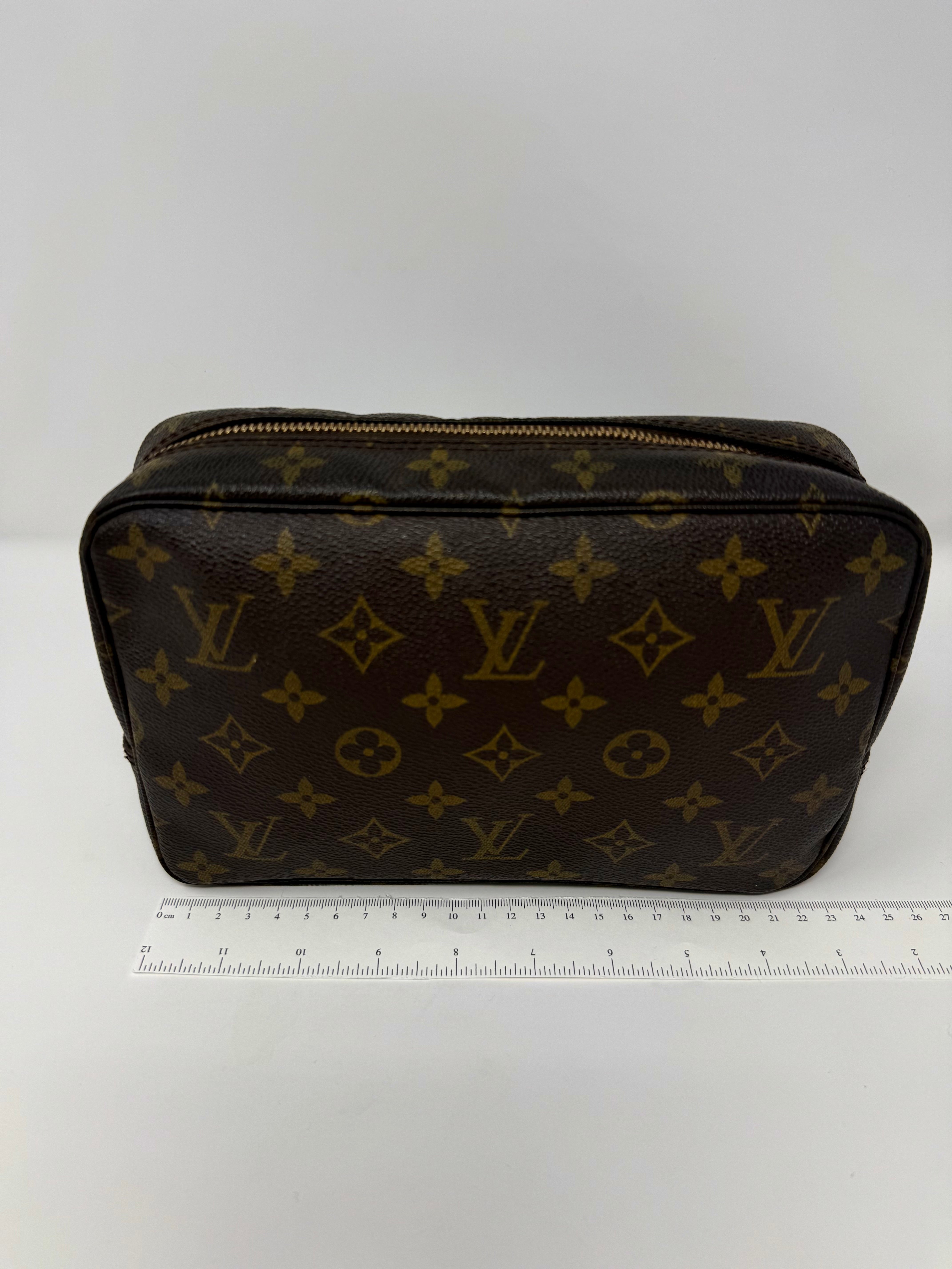 Louis Vuitton Vintage Trousse Toilette 23 Monogram (881 TH)