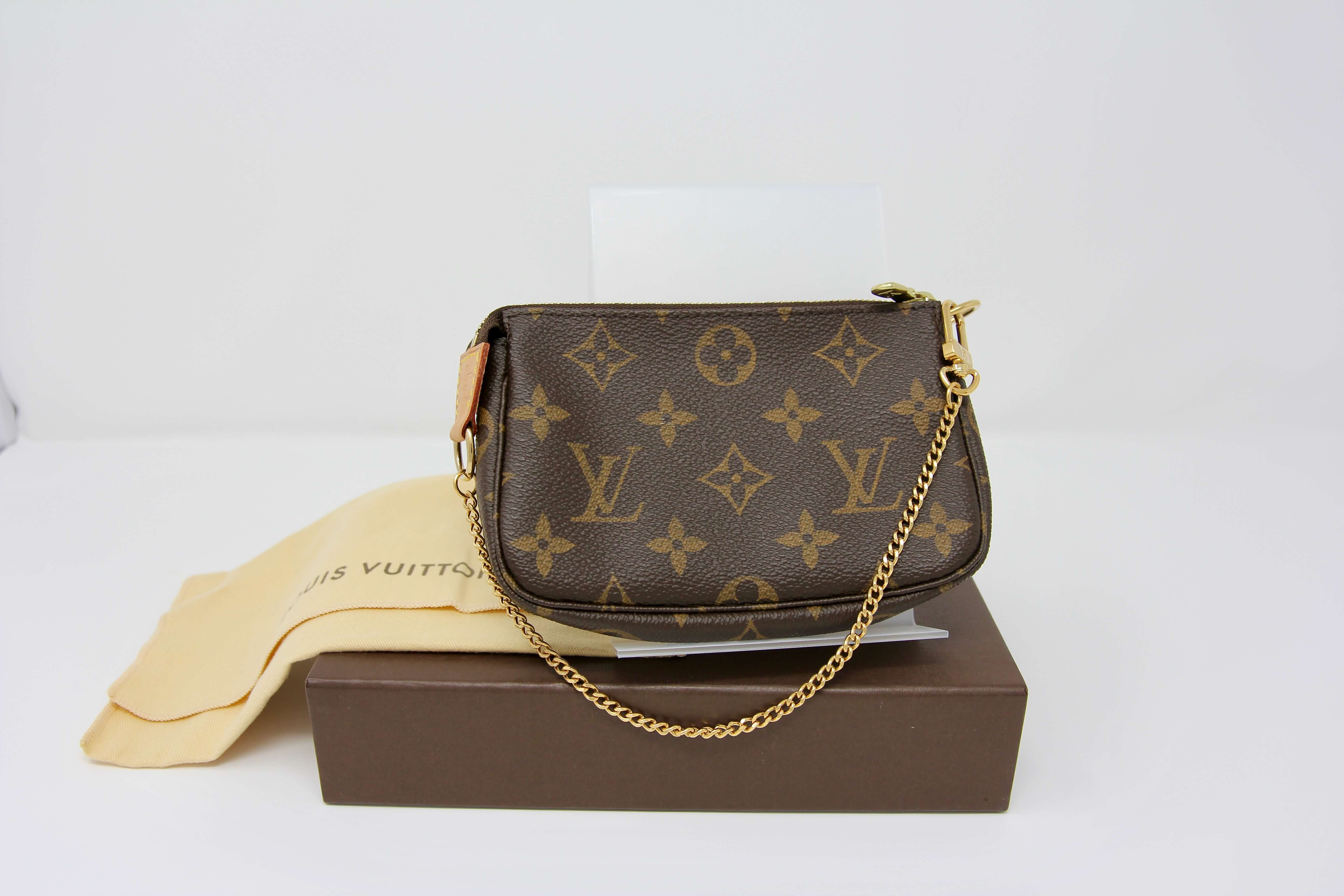 Louis Vuitton - Mini Pochette Accessoires